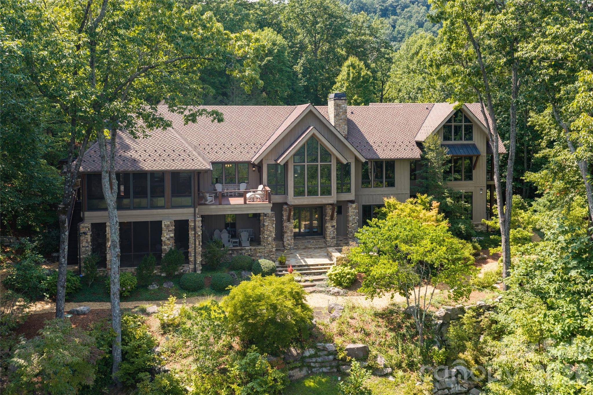 383 Eagle Ridge RD, Zirconia, NC 28790