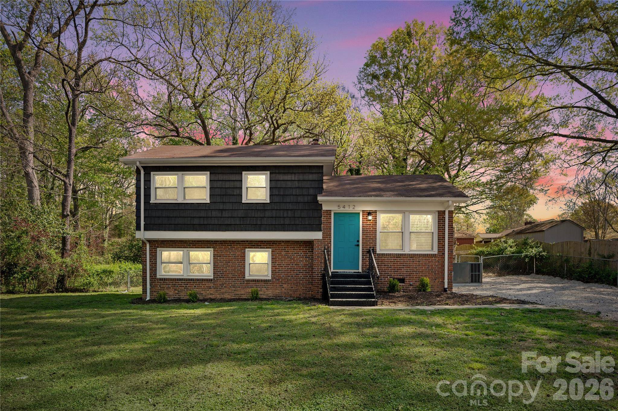 5412 Milhaven LN, Charlotte, NC 28269