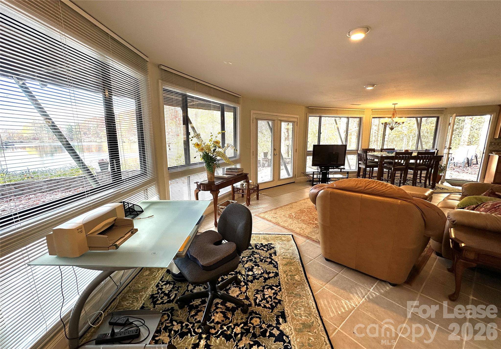 424 LakeView DR, Tryon, NC 28782
