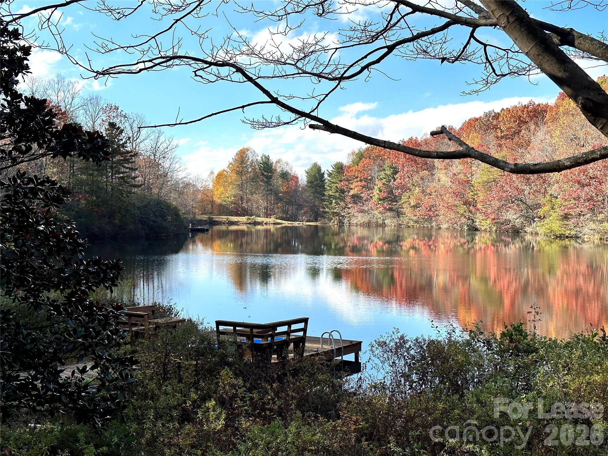 424 LakeView DR, Tryon, NC 28782