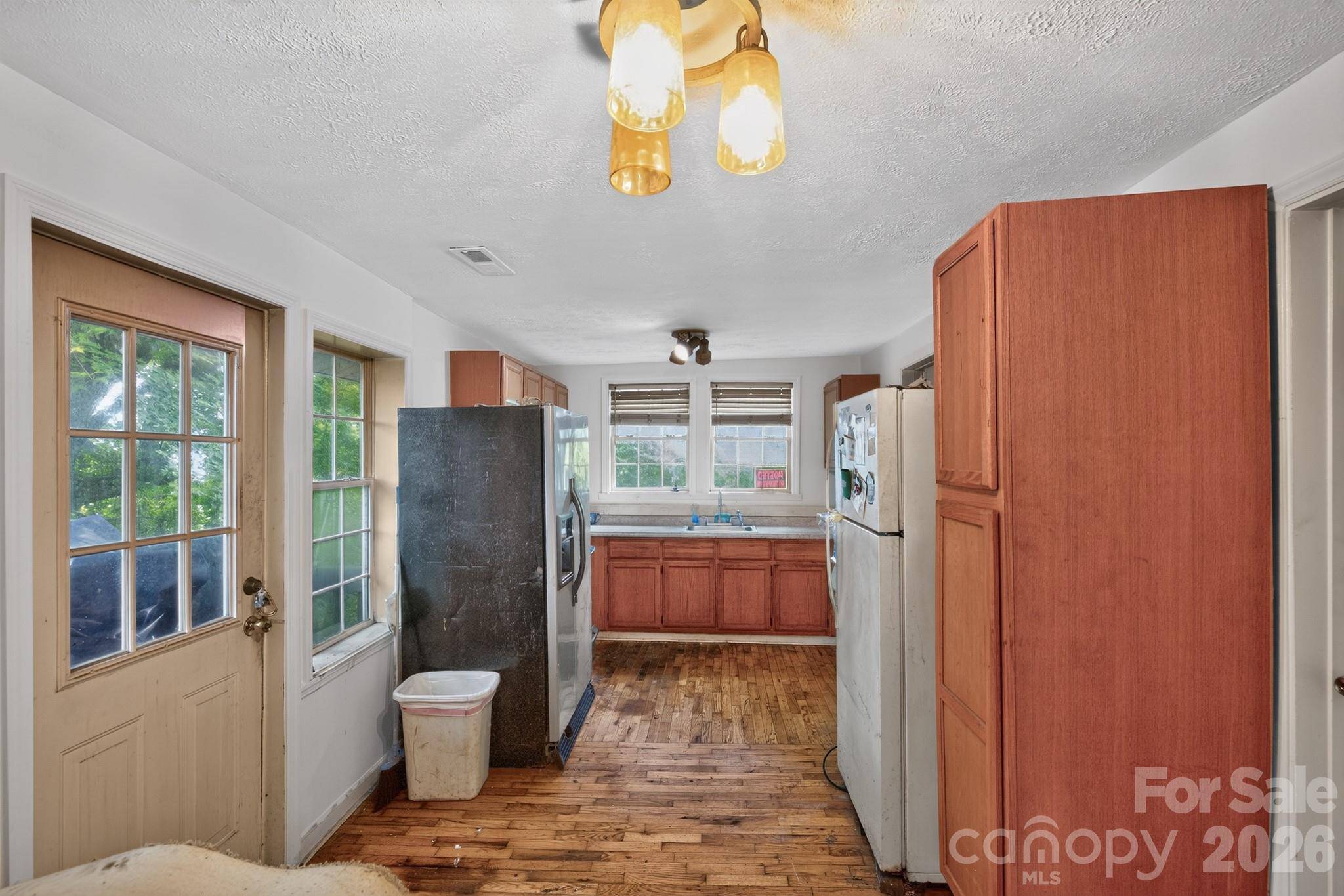 1324 Low Gap RD, Hendersonville, NC 28792