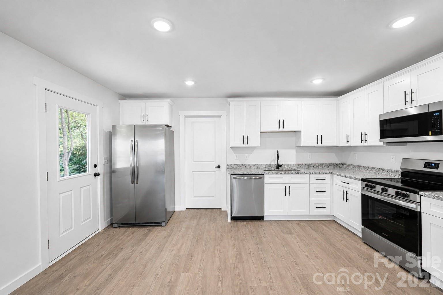 1050 5th ST NE, Hickory, NC 28601
