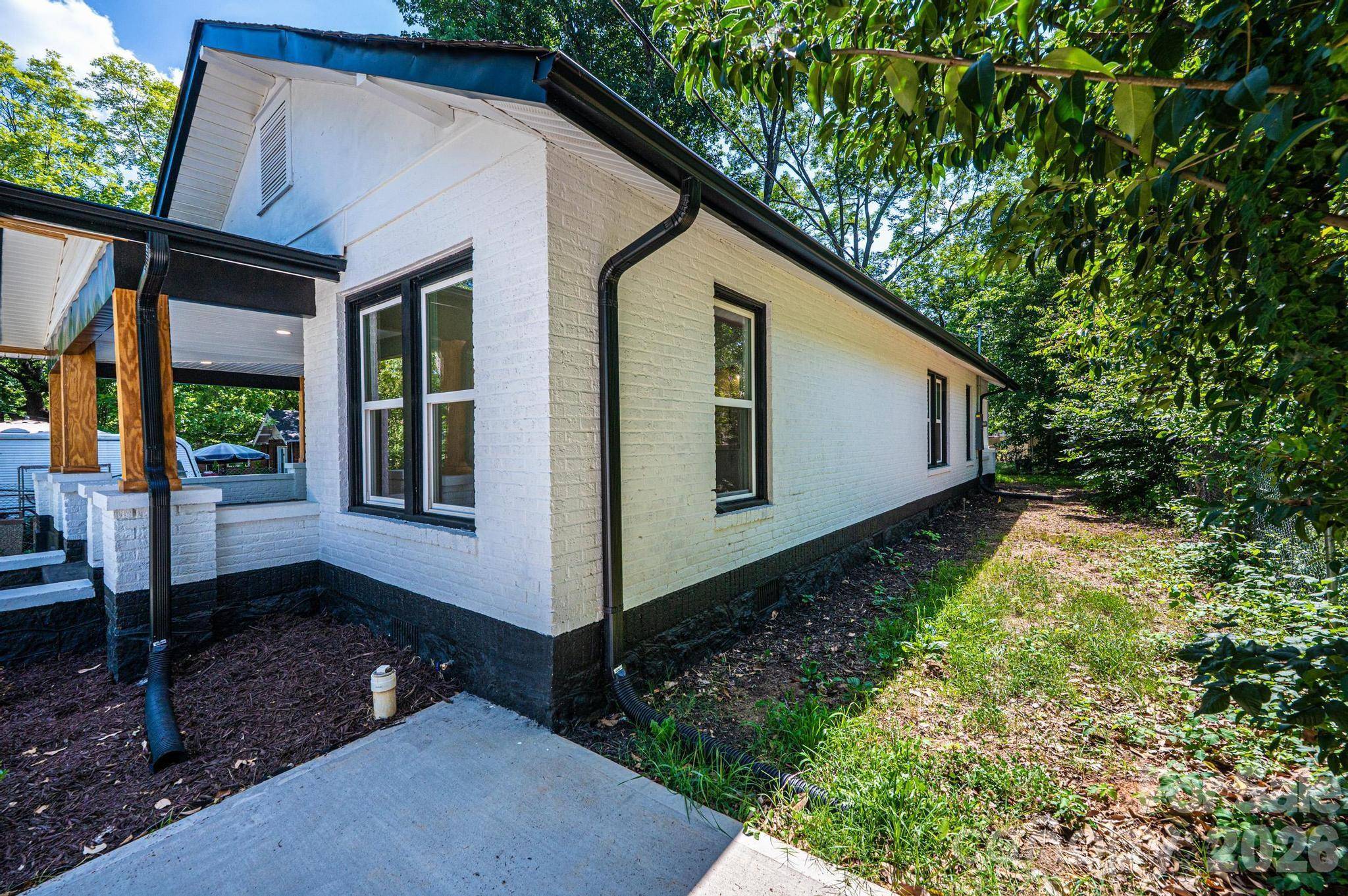 60 5th ST SE, Hickory, NC 28602