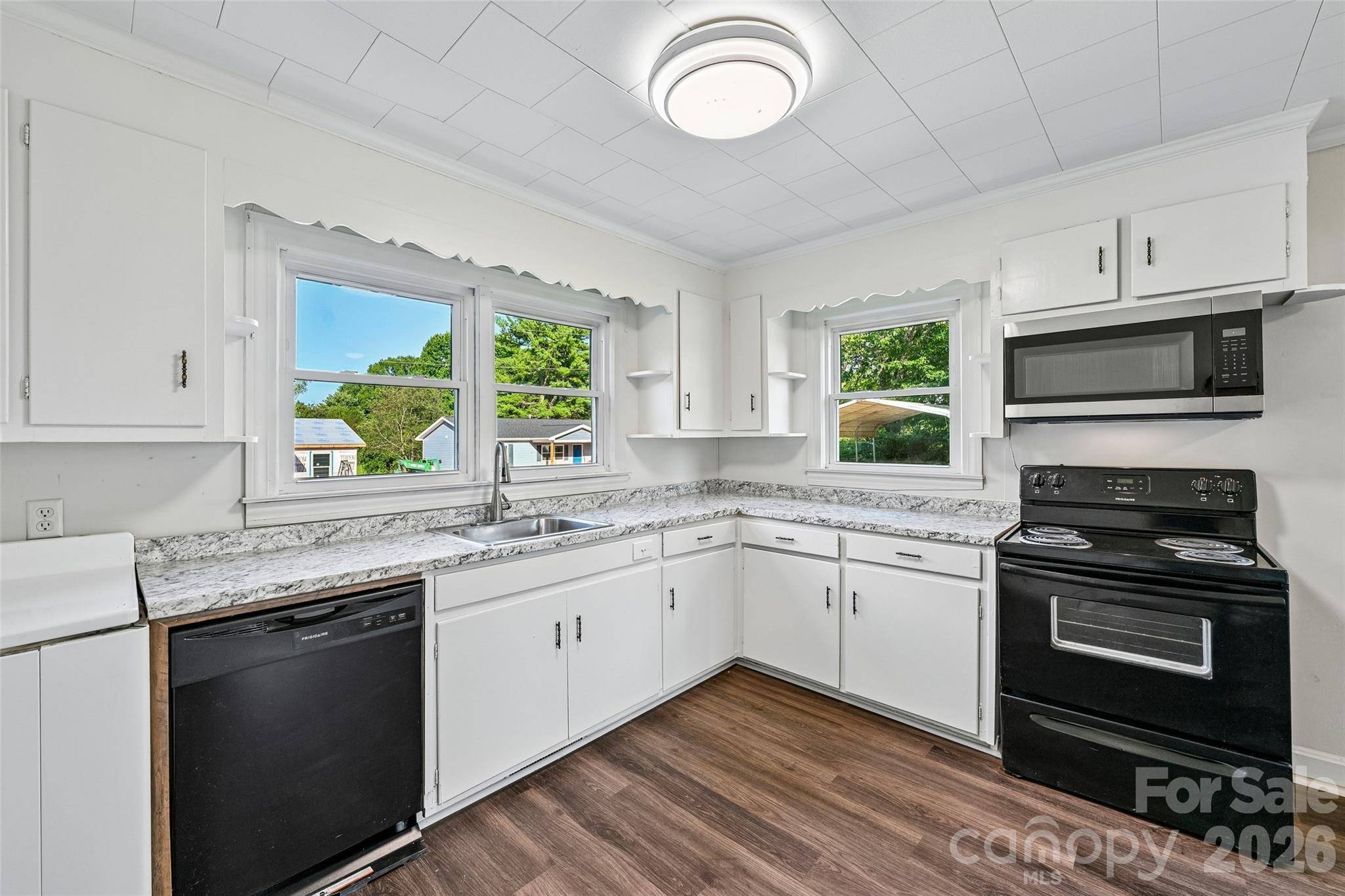 94 Galaxie DR, Taylorsville, NC 28681