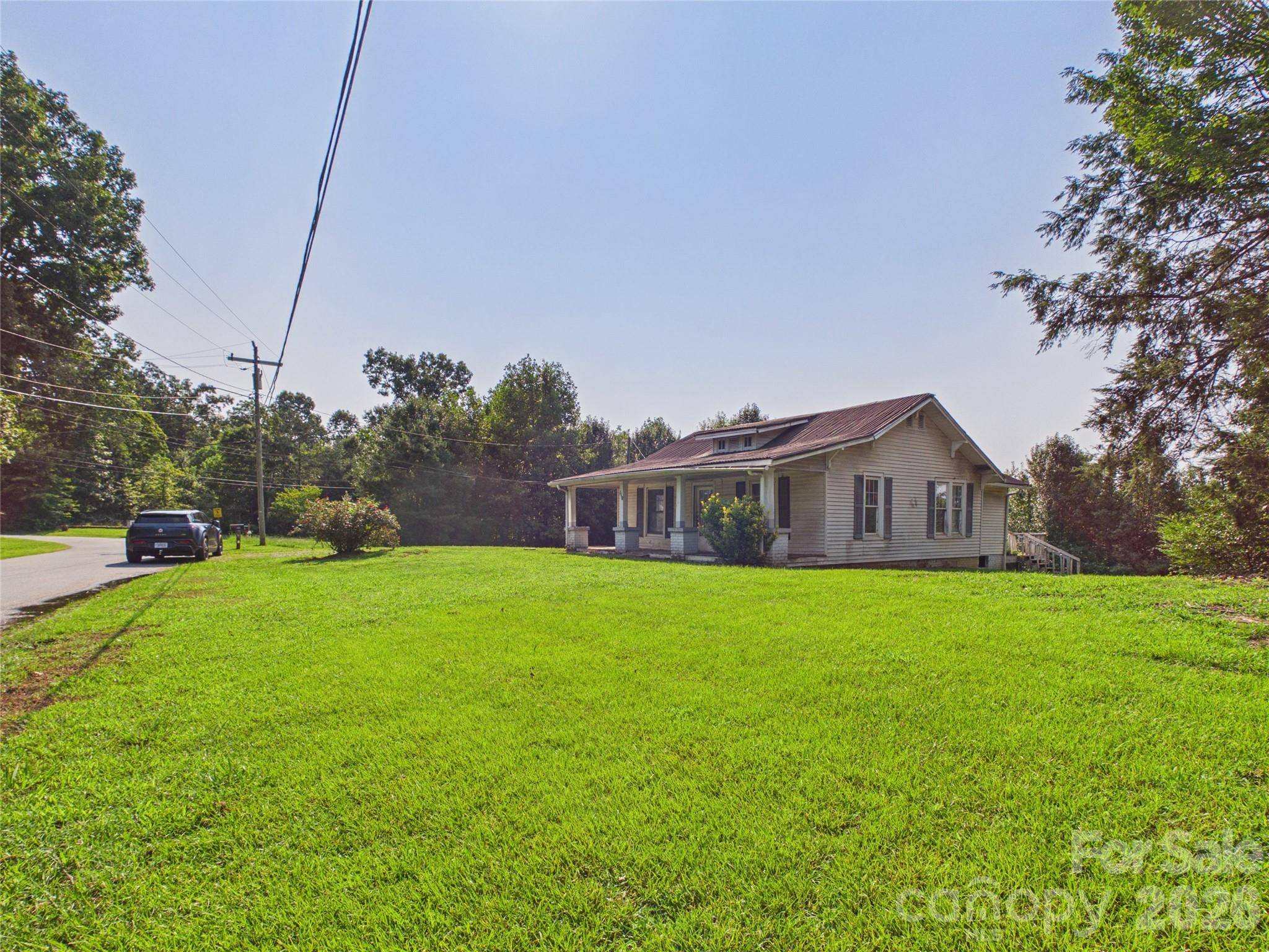 110 Woodlane ST, Granite Falls, NC 28630