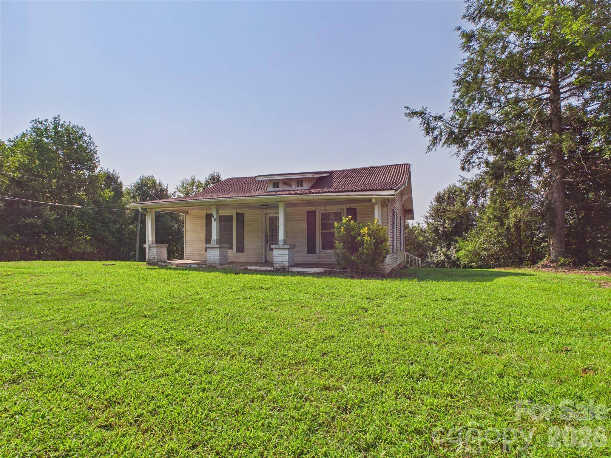 110 Woodlane ST, Granite Falls, NC 28630