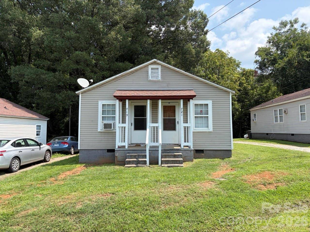 719 Hunt ST, Statesville, NC 28677