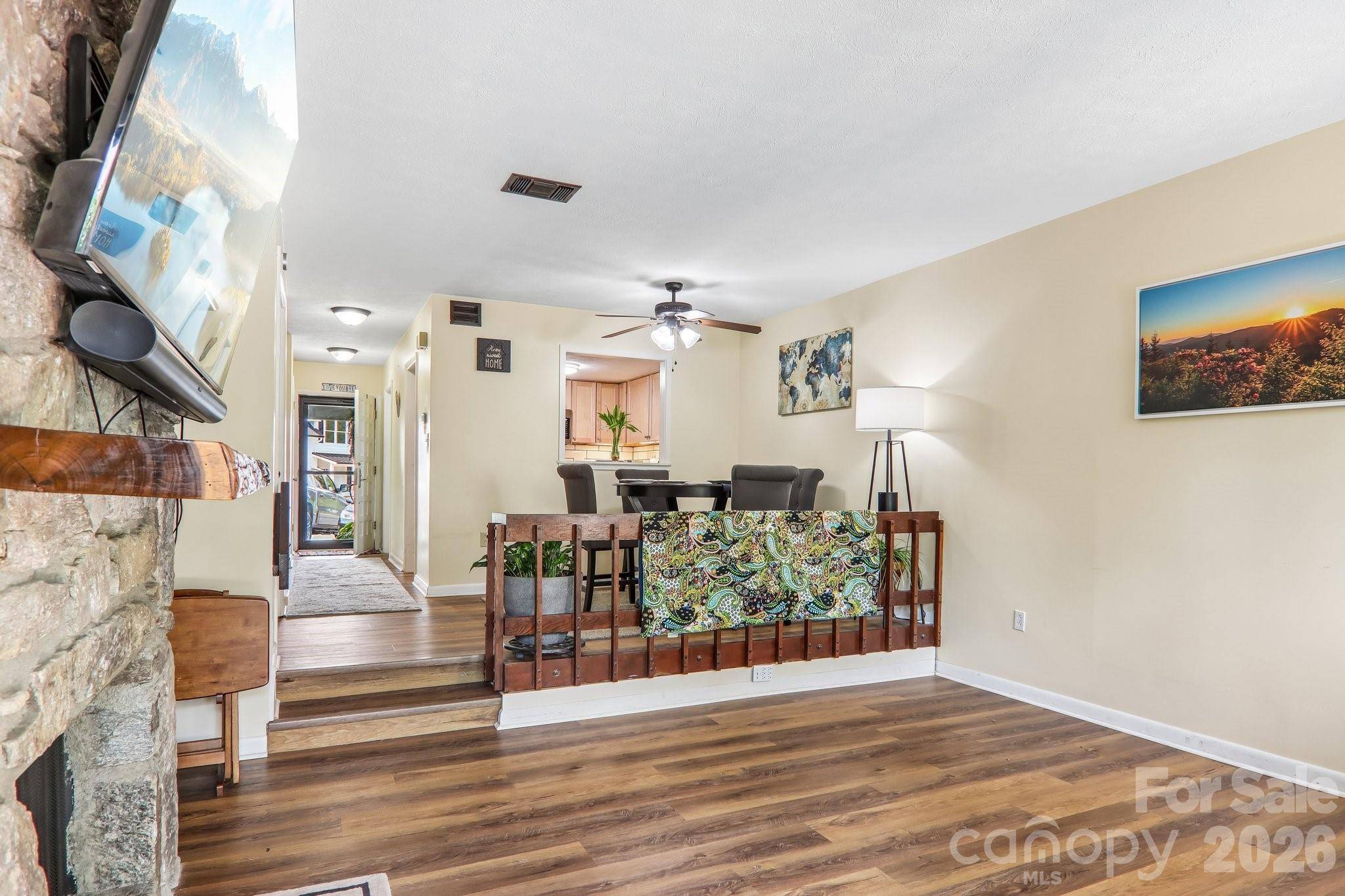 70 Ninevah RD, Waynesville, NC 28786