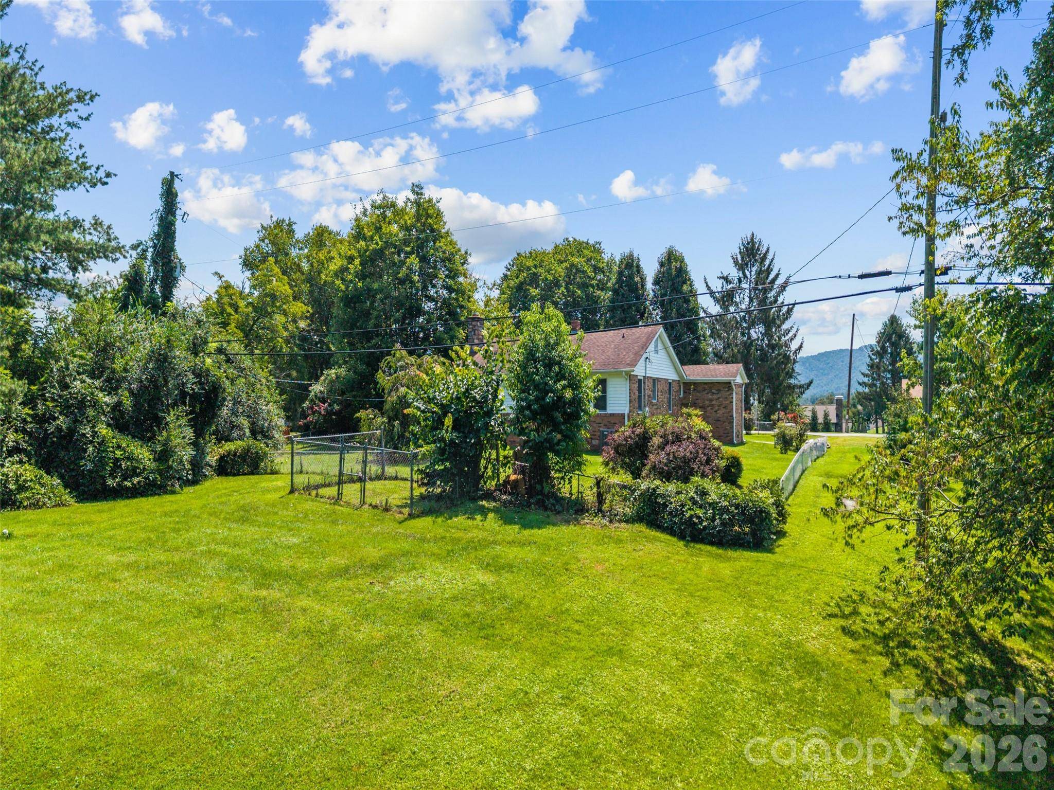 53 Salem RD, Weaverville, NC 28787