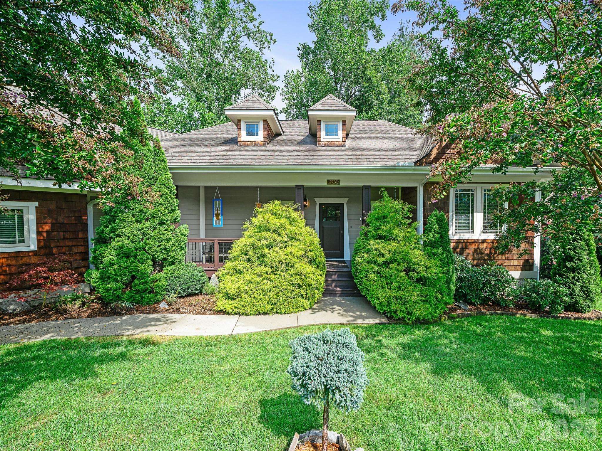 6 Oak Springs DR, Arden, NC 28704