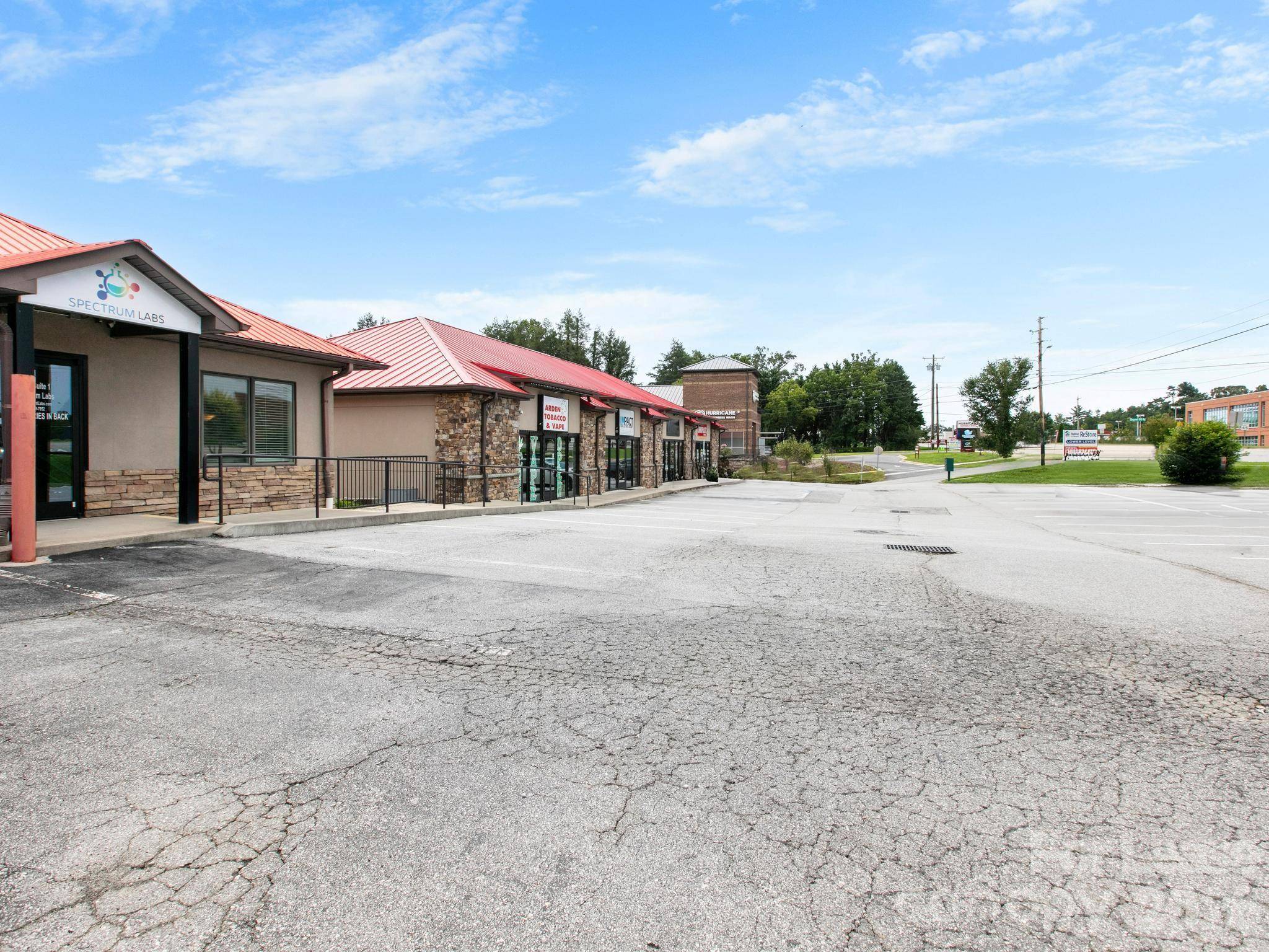 2690 Hendersonville RD #1, Arden, NC 28704