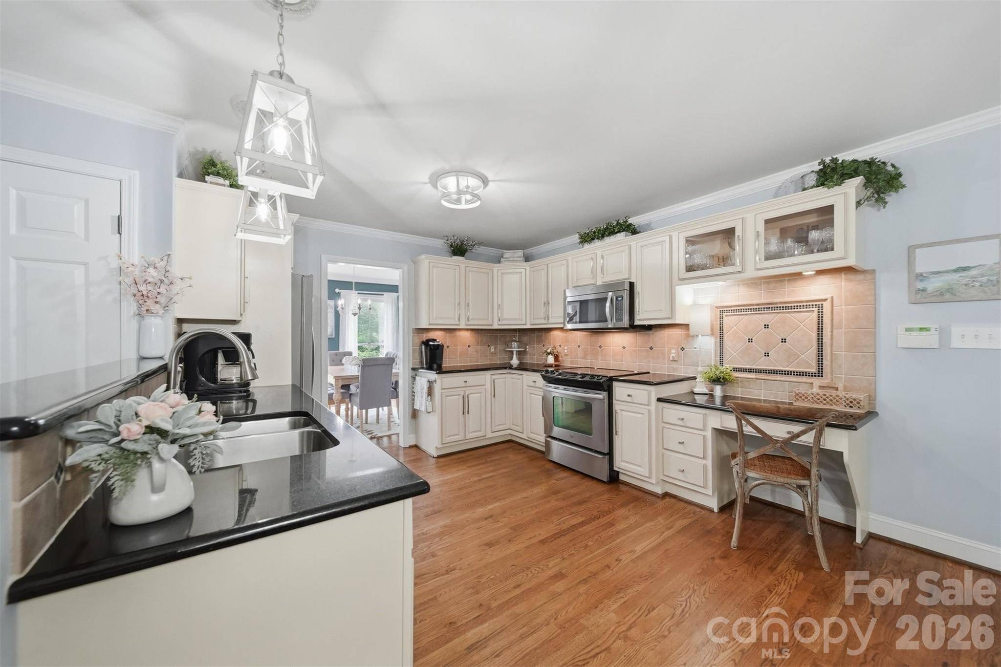 6253 Riviera Run Estates DR, Hickory, NC 28601