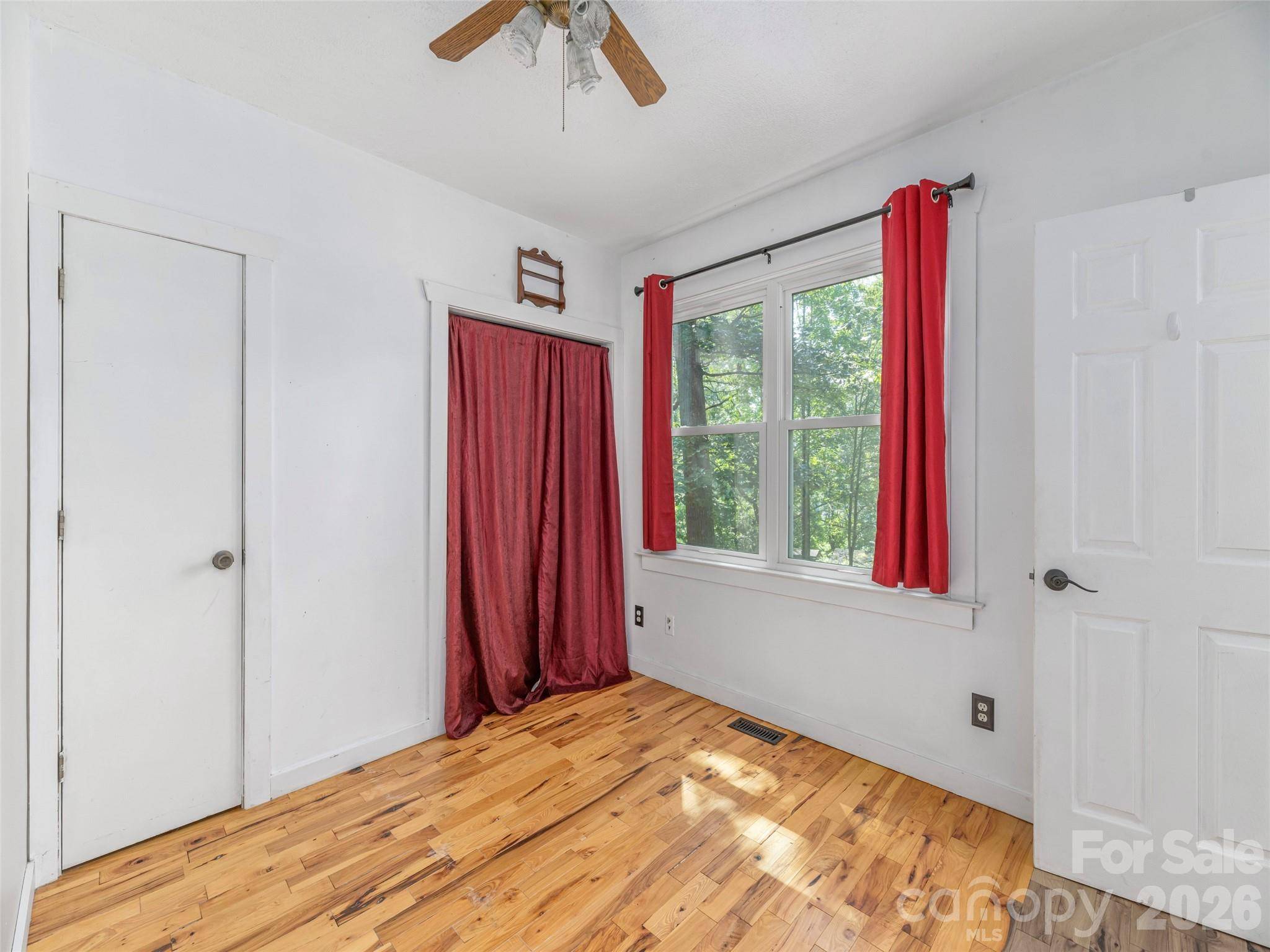 45 James DR, Leicester, NC 28748