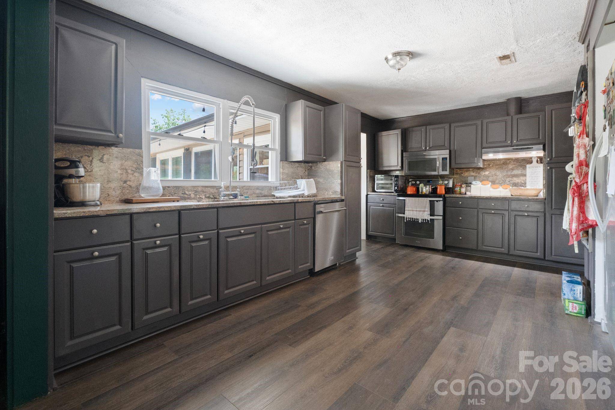 29 Pleasant Hill RD, Marion, NC 28752