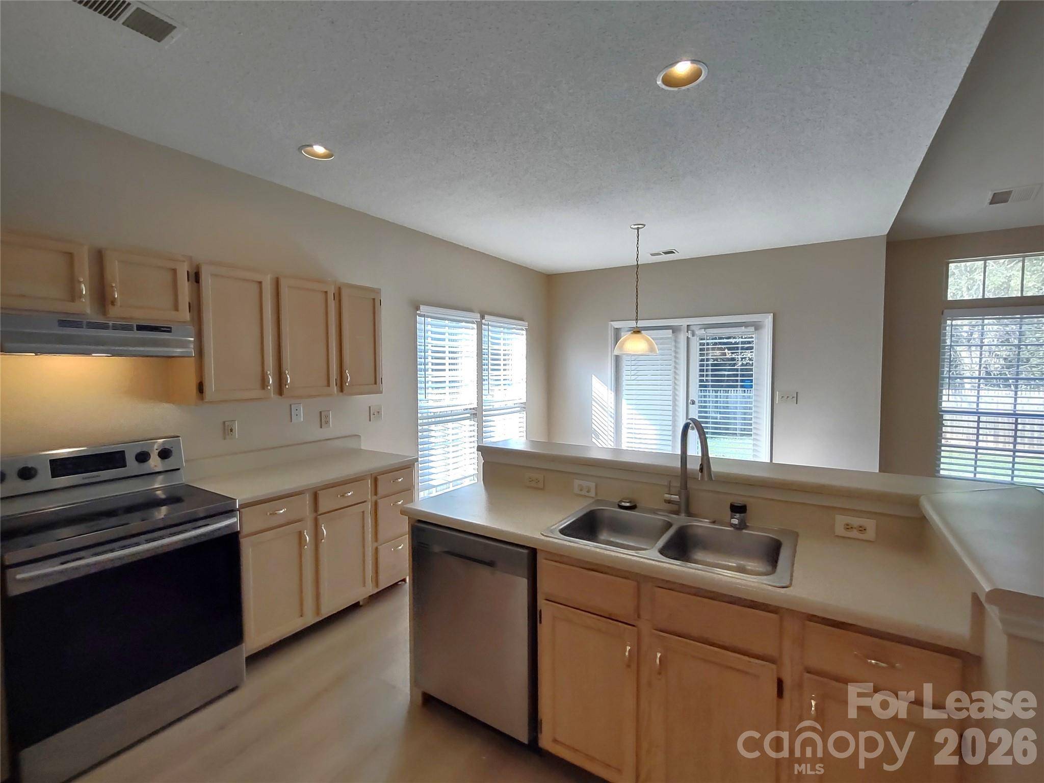 1111 Land Grant RD, Charlotte, NC 28217