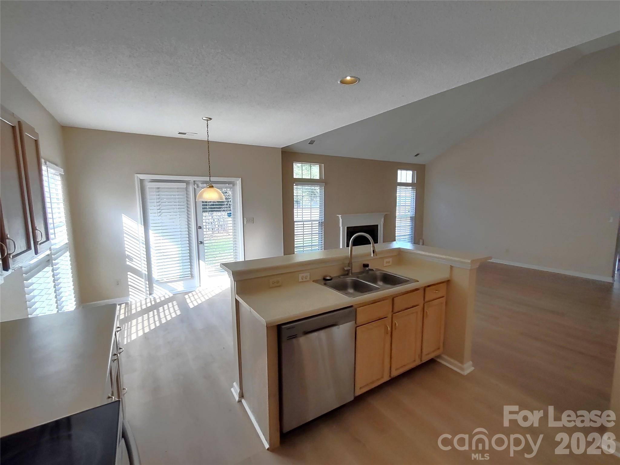 1111 Land Grant RD, Charlotte, NC 28217