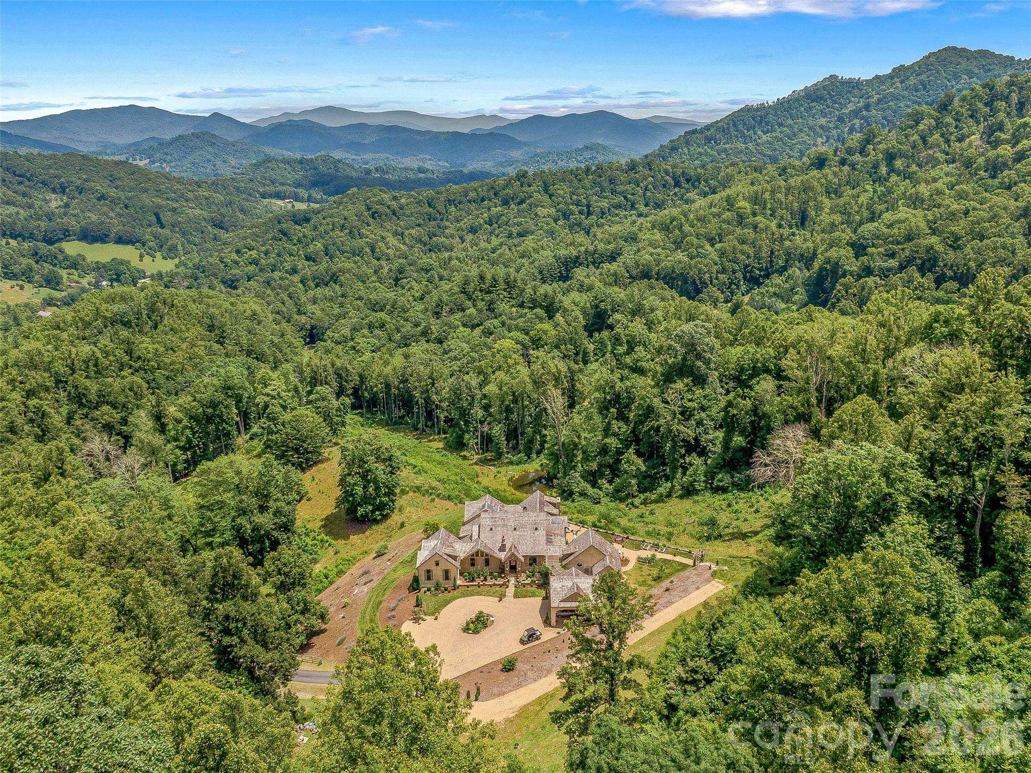 384 Doan Town RD, Burnsville, NC 28714
