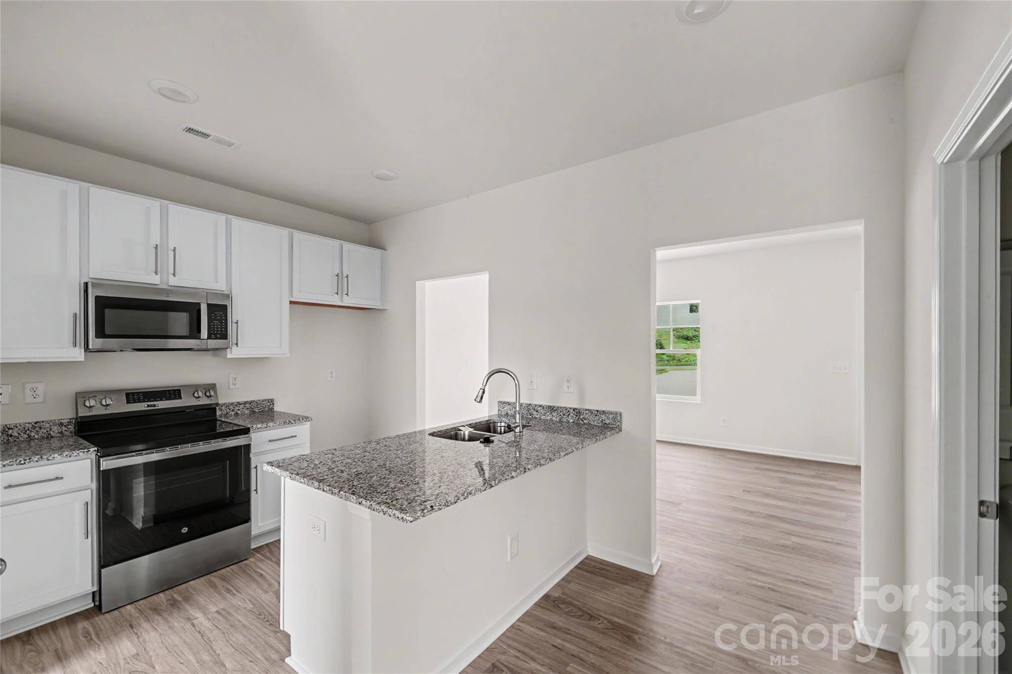 211 E 8th AVE, Gastonia, NC 28054