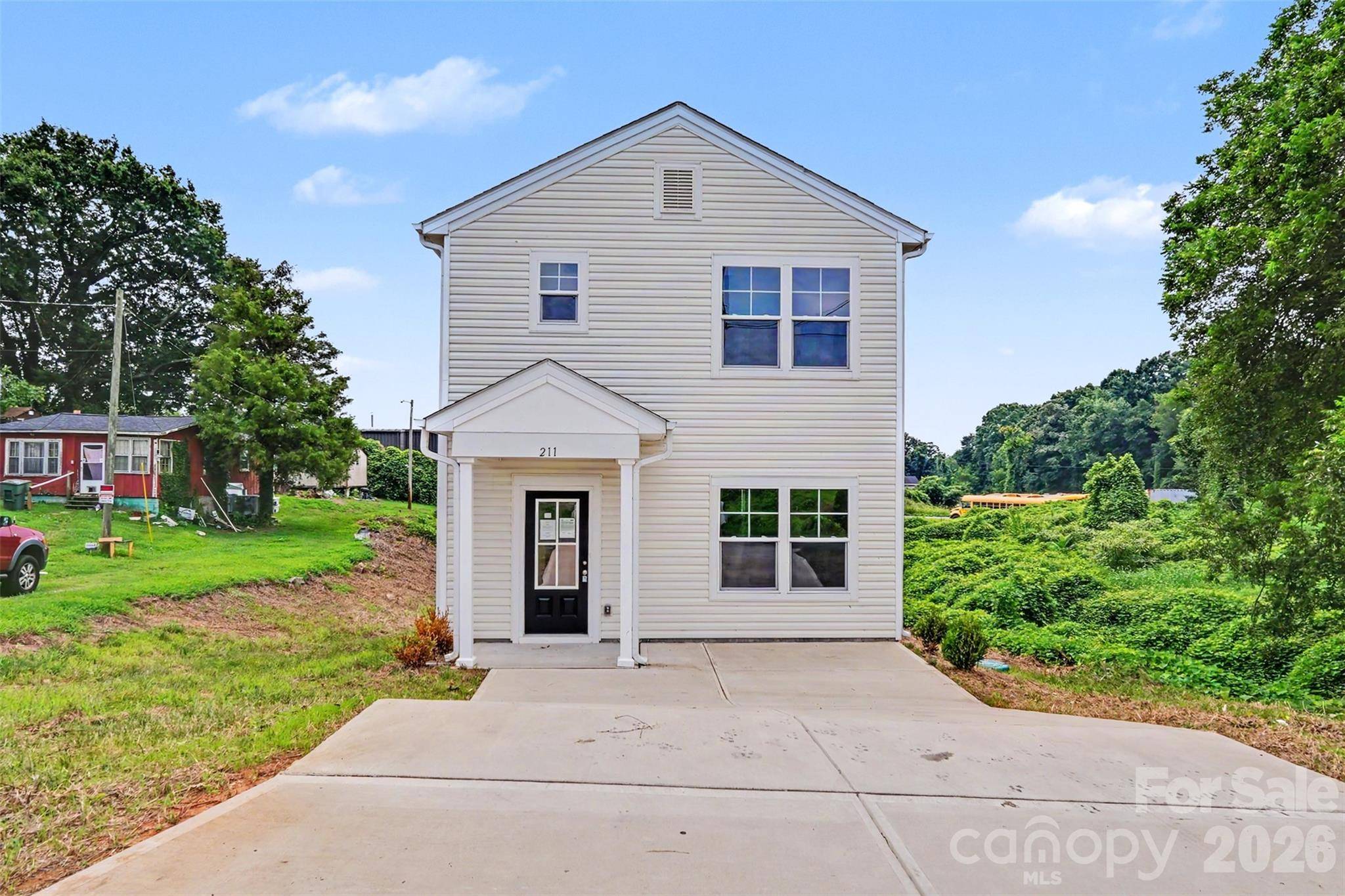 211 E 8th AVE, Gastonia, NC 28054