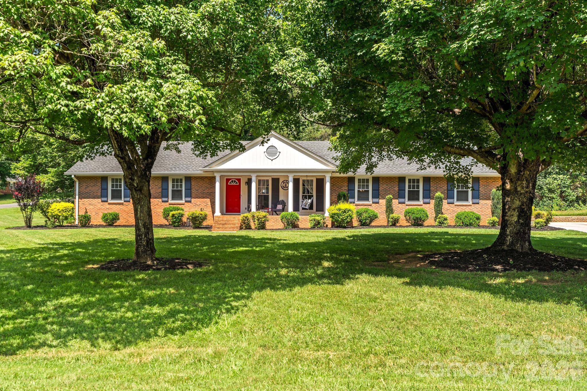 140 Spicewood LN, Salisbury, NC 28147