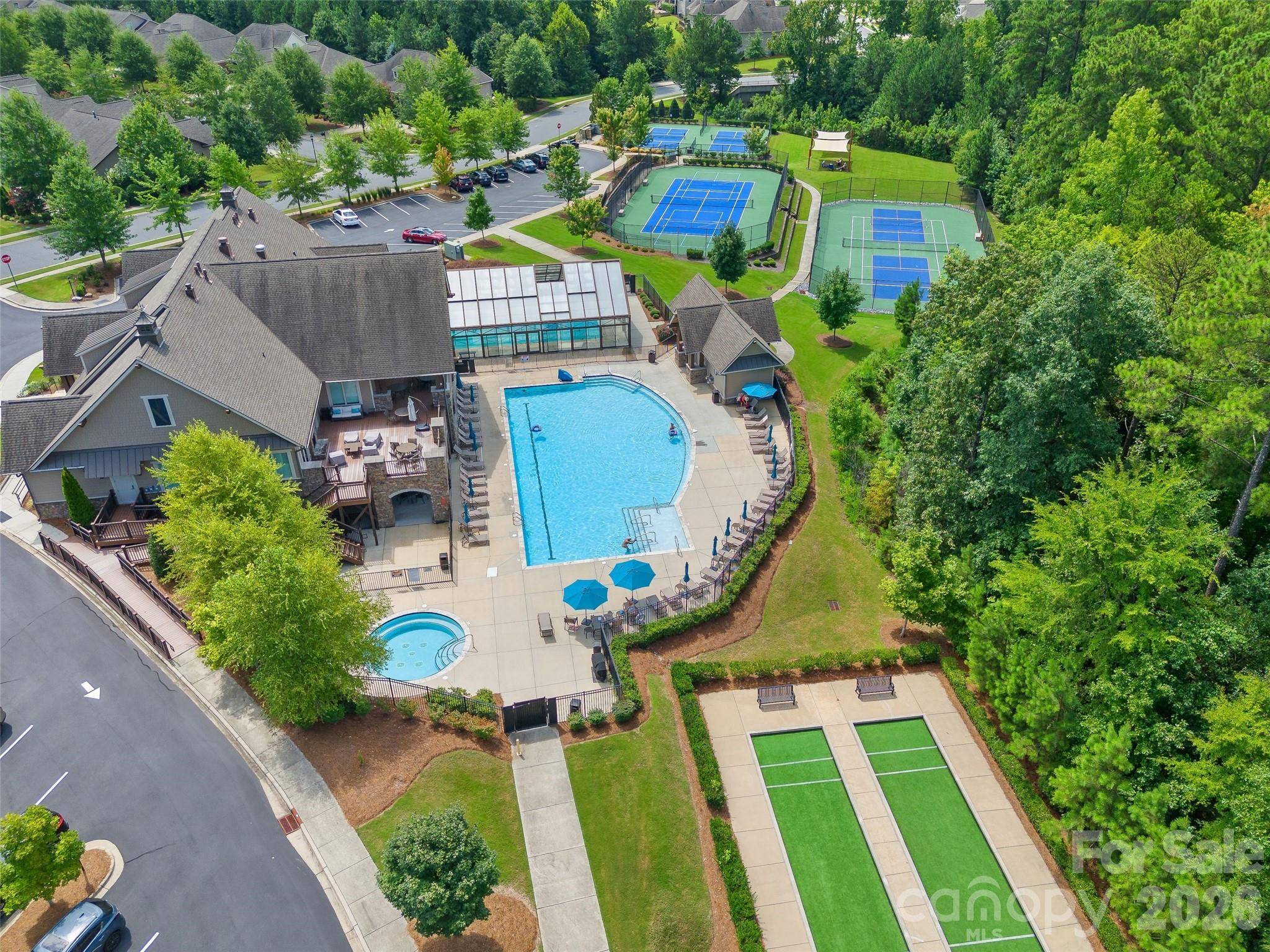 17232 Coves Edge LN, Charlotte, NC 28278