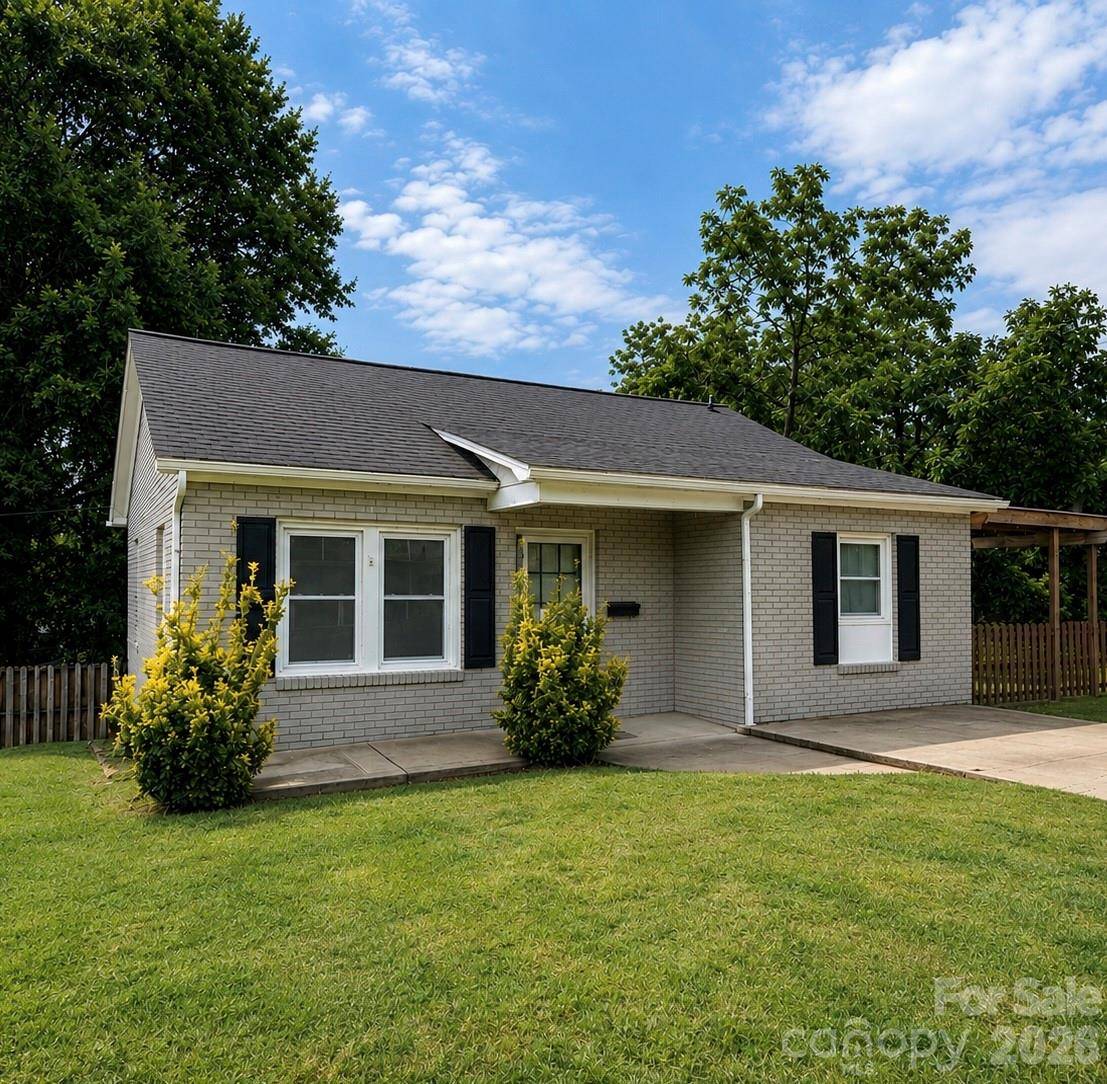 56 1st AVE SE, Taylorsville, NC 28681