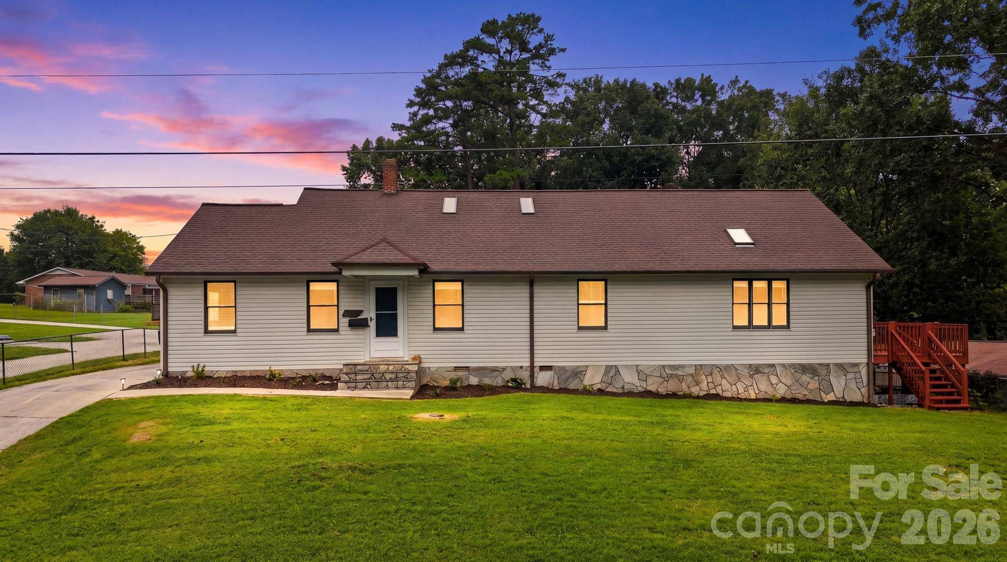 512 Garrou AVE SE, Valdese, NC 28690