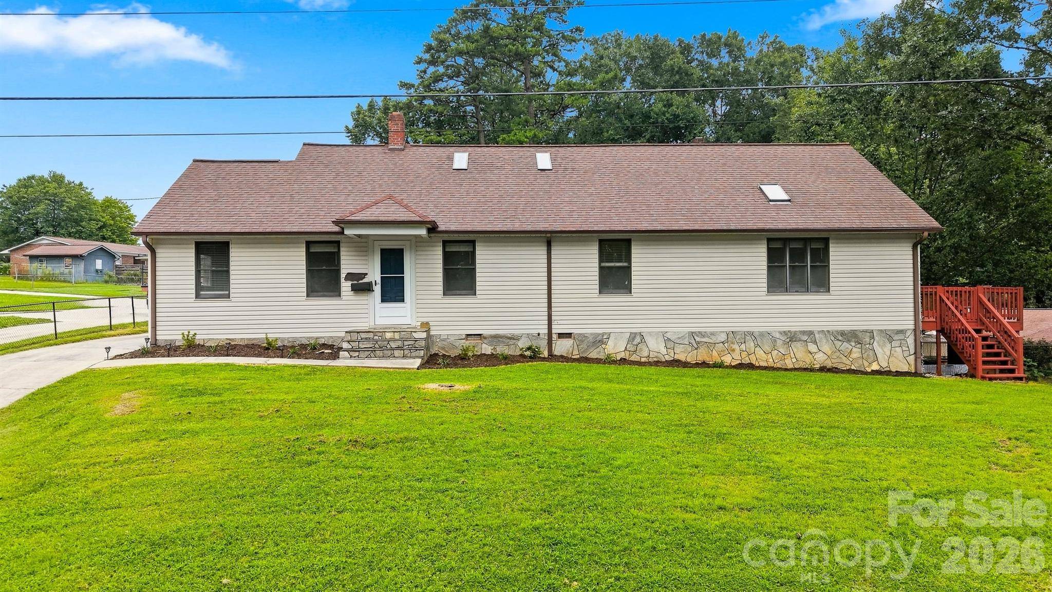 512 Garrou AVE SE, Valdese, NC 28690