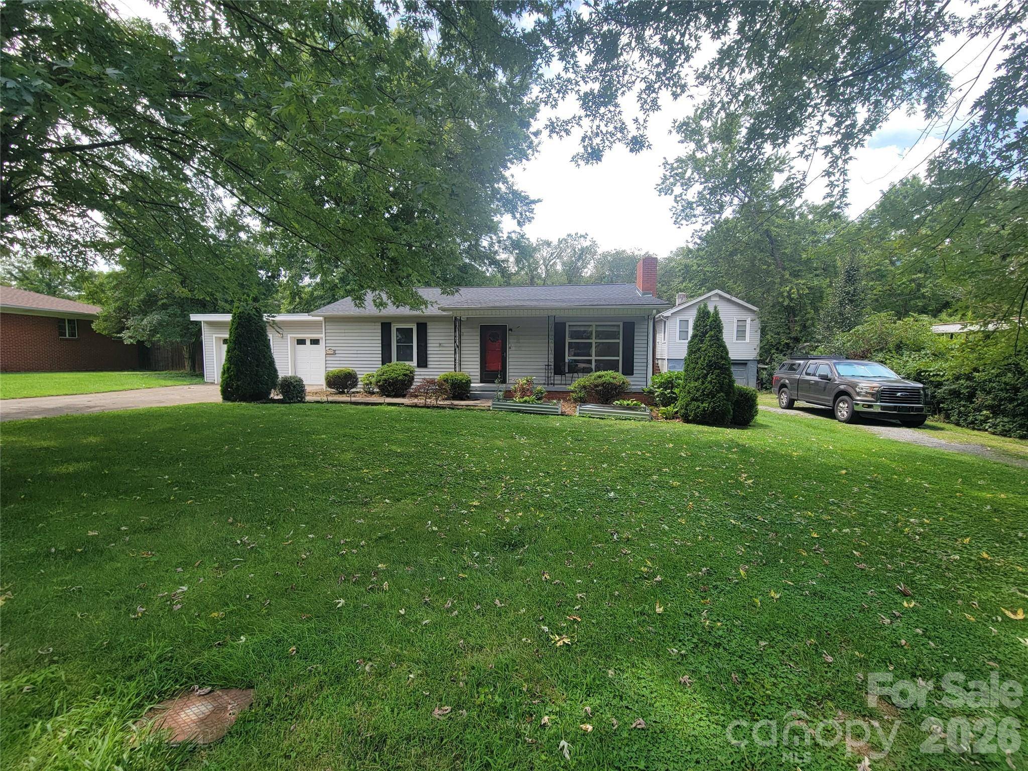 678 Brown AVE, Waynesville, NC 28786