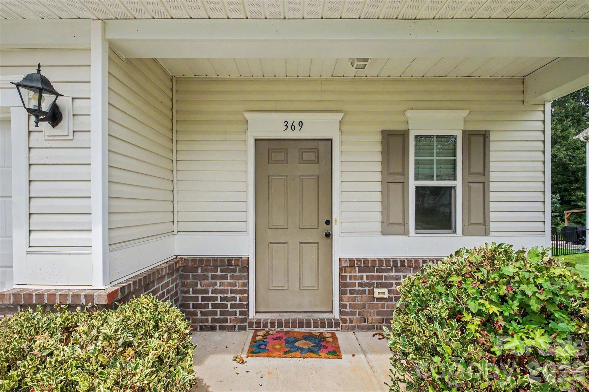 369 Settlers Grove LN, Salisbury, NC 28146