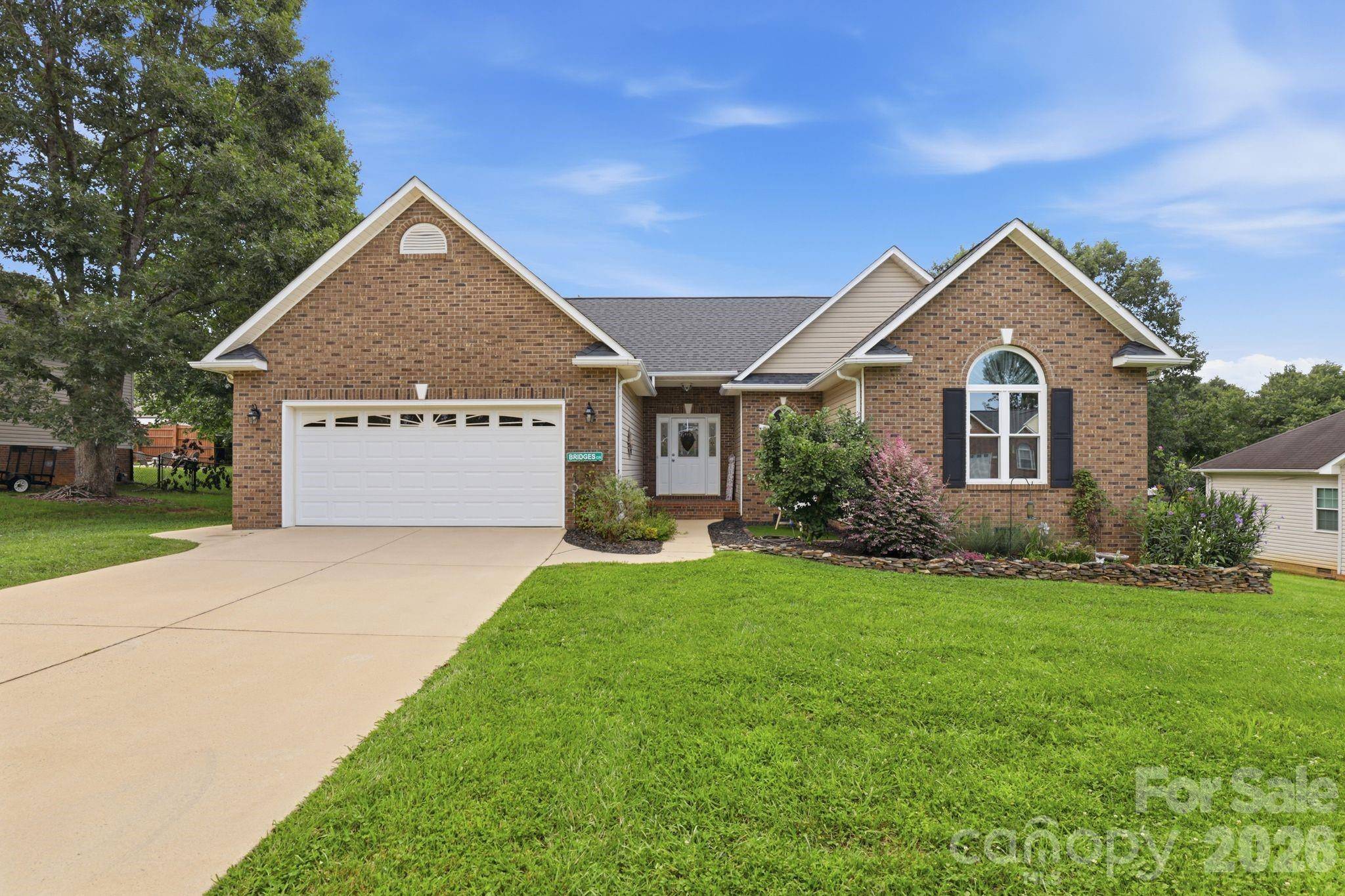 2918 24th Street DR NE, Hickory, NC 28601