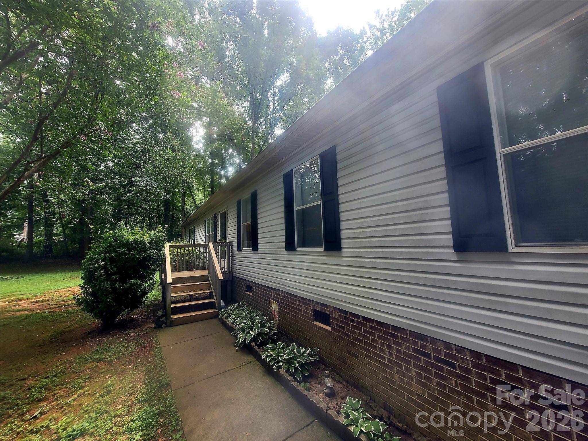 121 Sylvan DR, Statesville, NC 28677