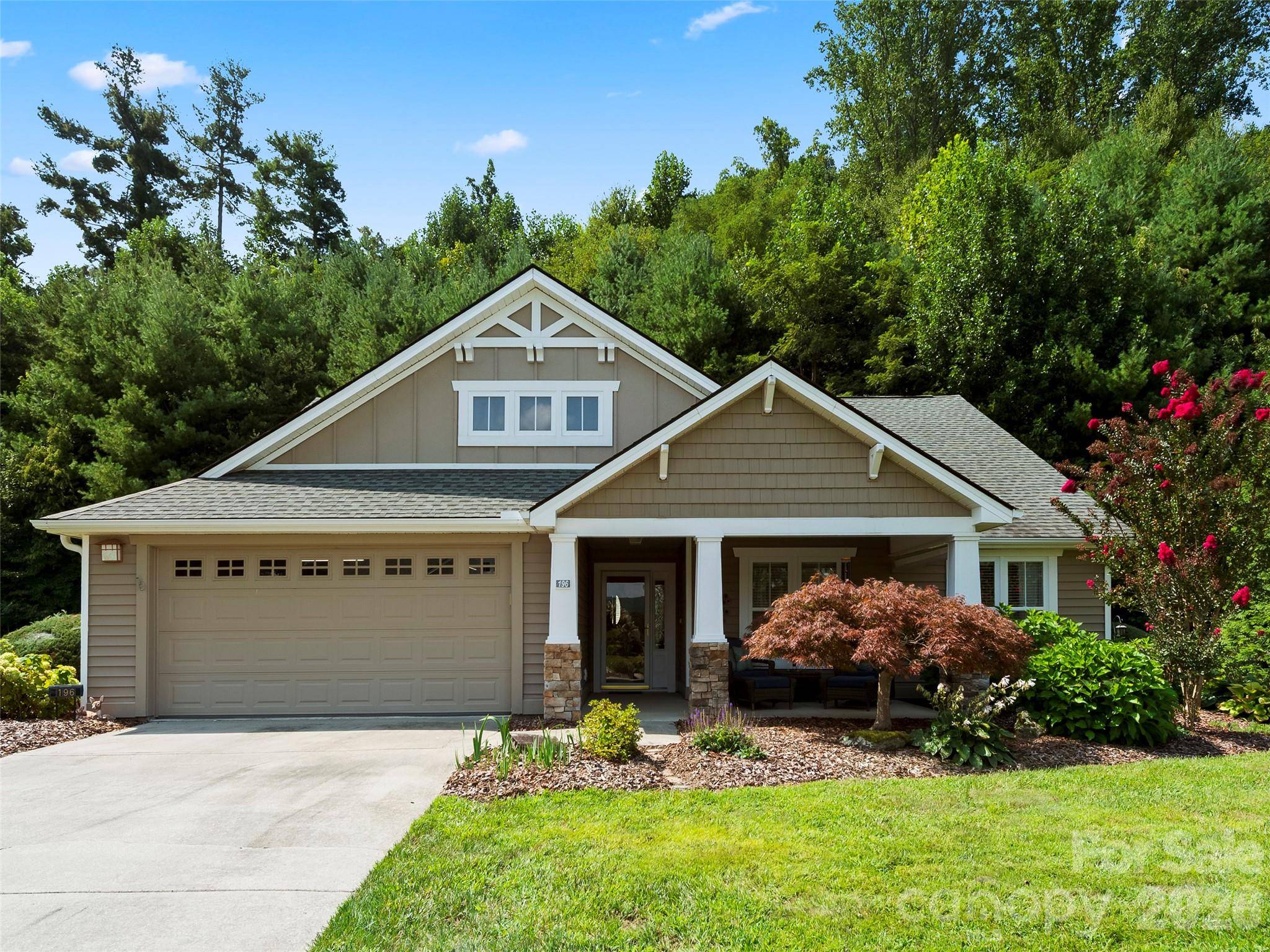 196 Snowy Egret WAY, Hendersonville, NC 28792