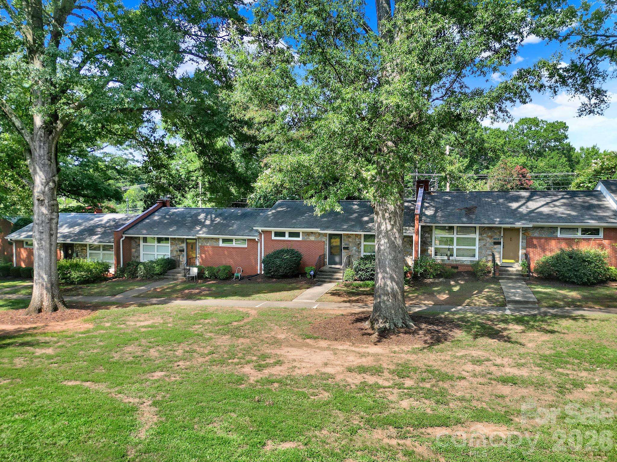 4511 Woodlark LN, Charlotte, NC 28211