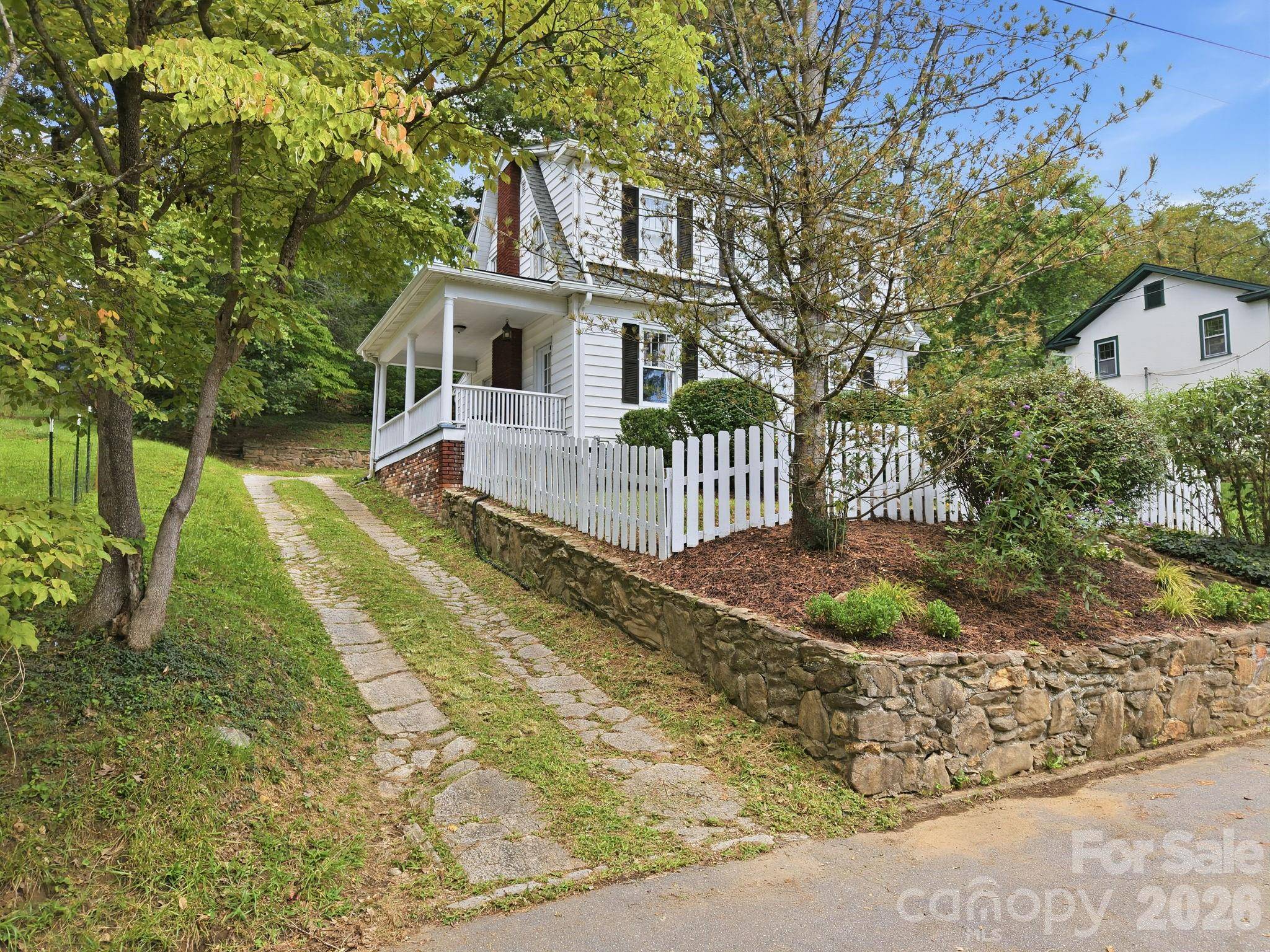 45 Woodvale AVE, Asheville, NC 28804