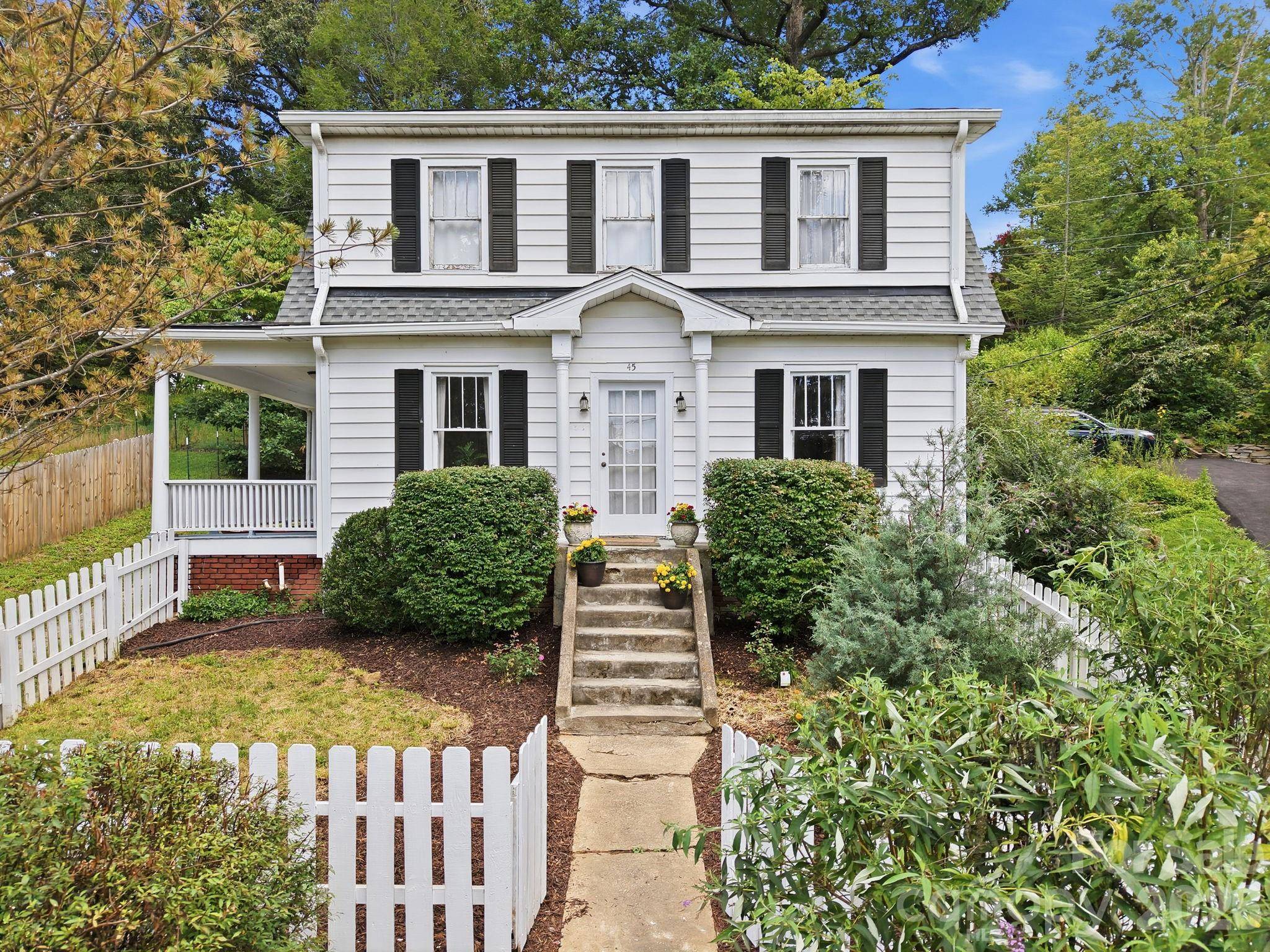 45 Woodvale AVE, Asheville, NC 28804