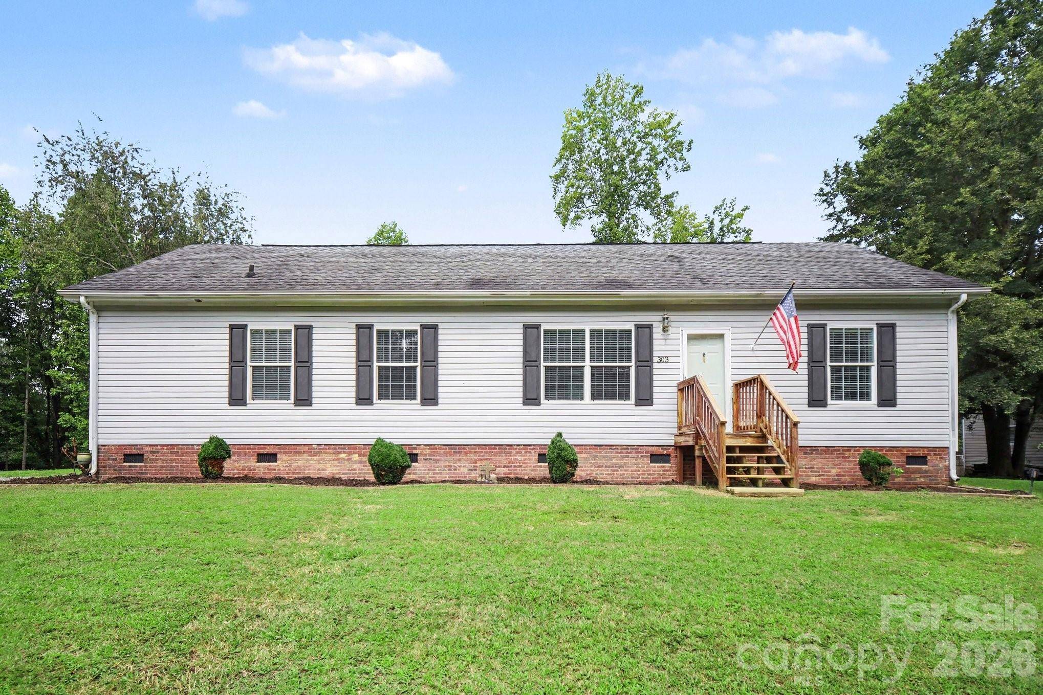 303 Hardin CIR, Grover, NC 28073