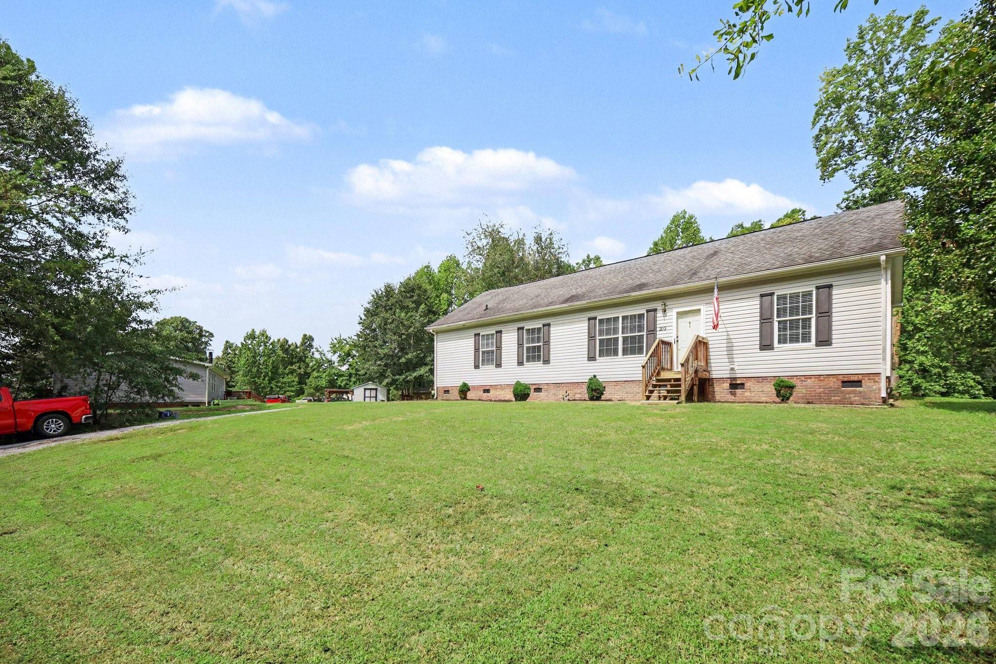 303 Hardin CIR, Grover, NC 28073