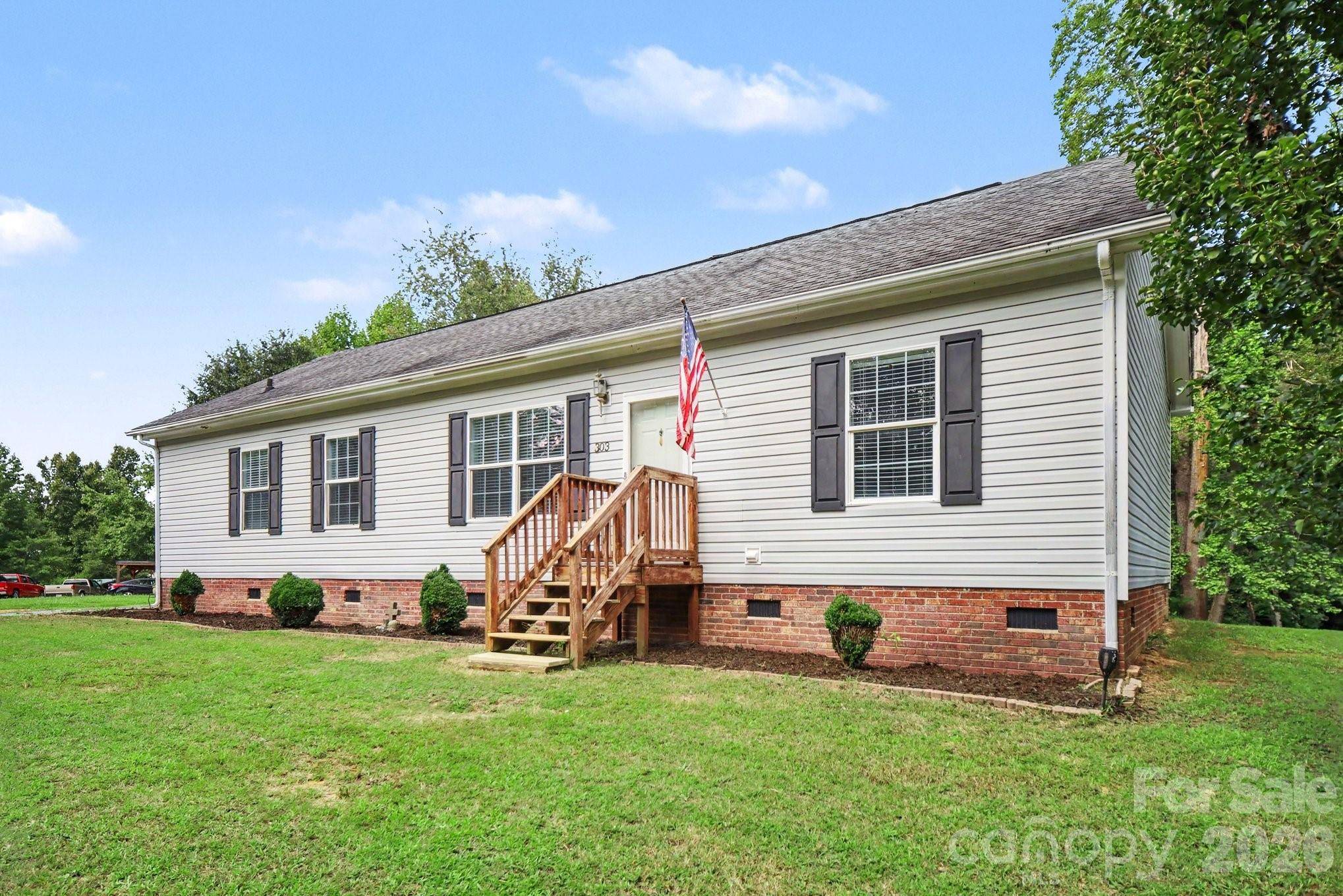 303 Hardin CIR, Grover, NC 28073