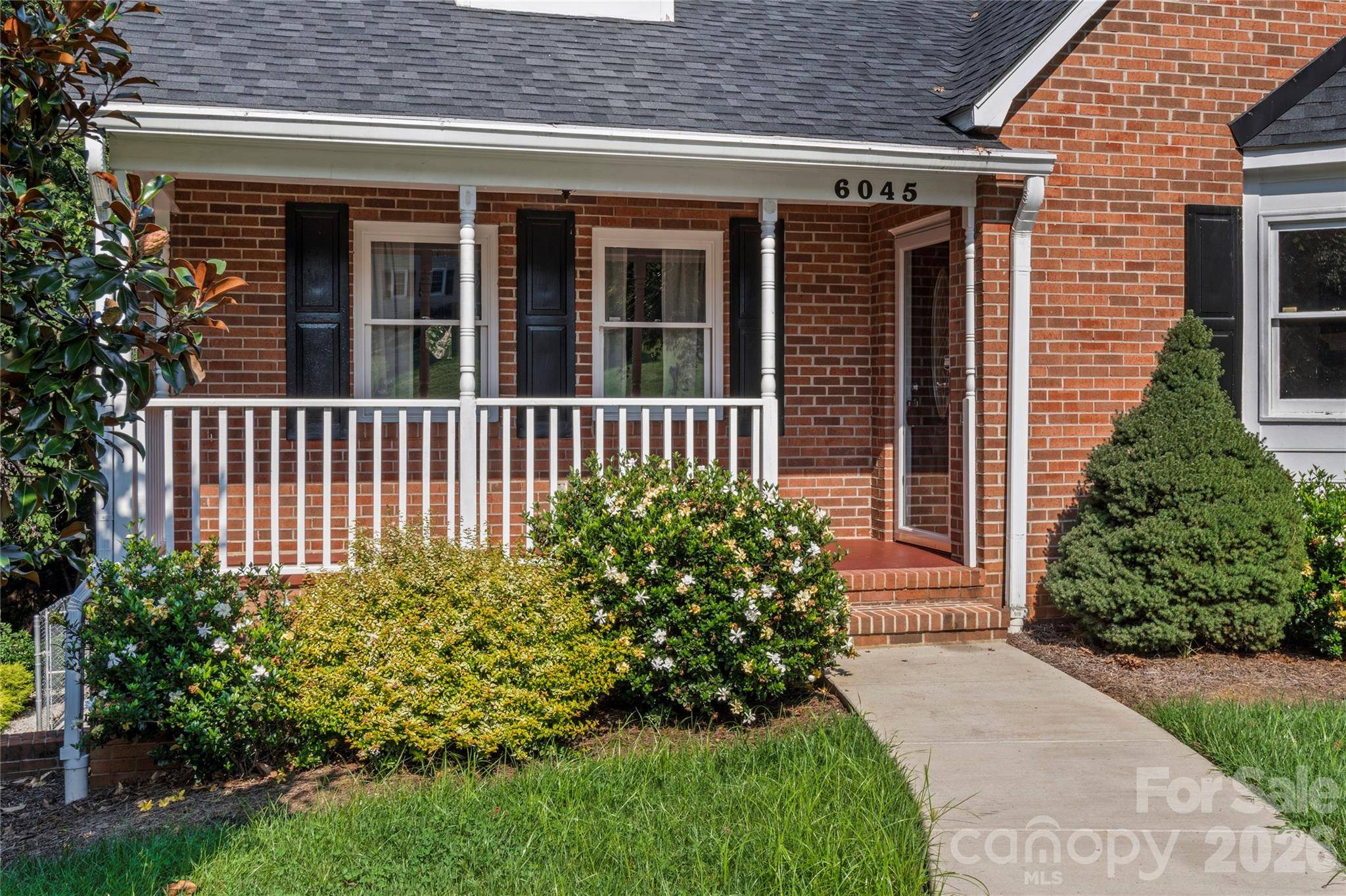 6045 Stone Bluff DR, Clemmons, NC 27012