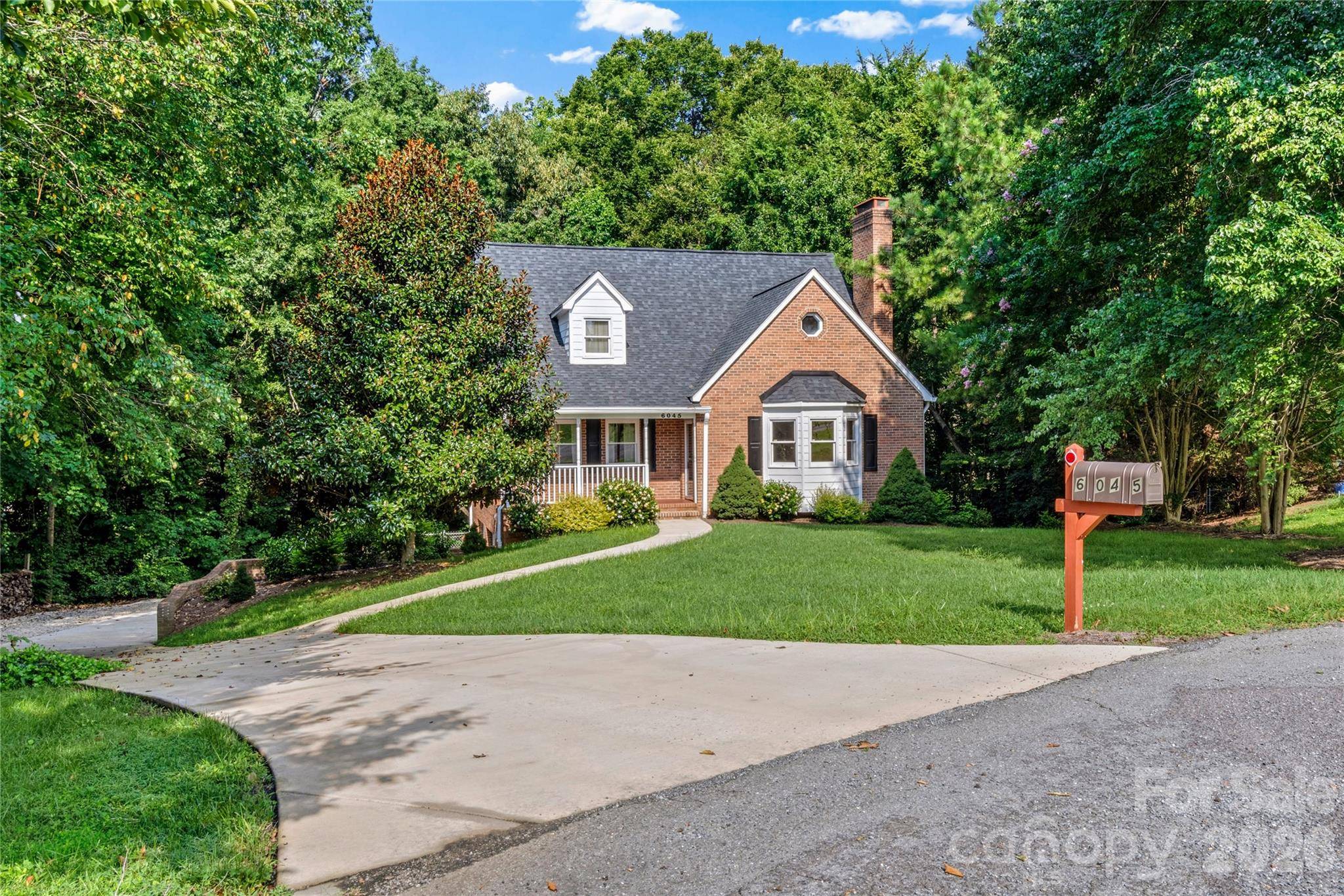 6045 Stone Bluff DR, Clemmons, NC 27012