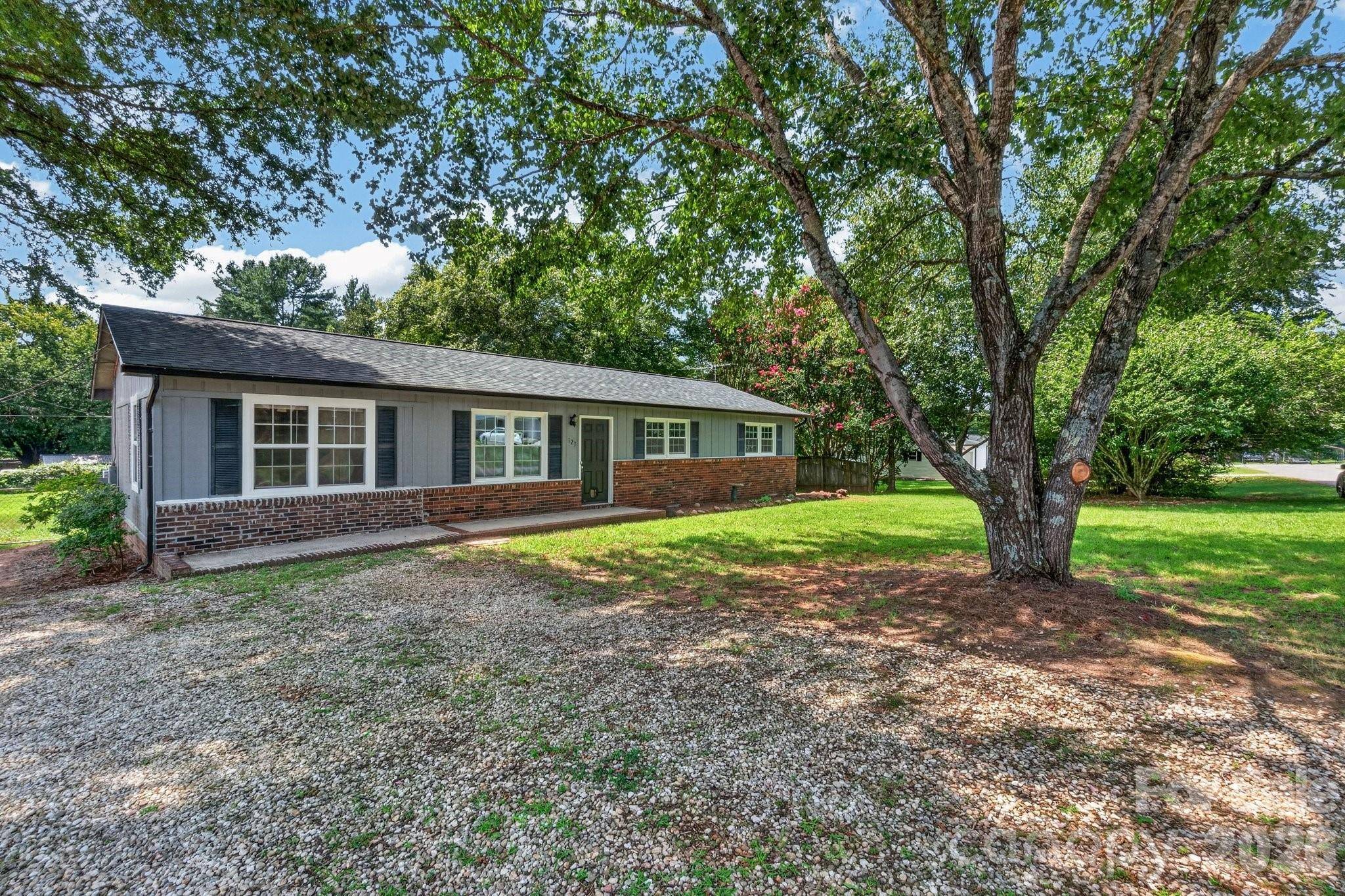 123 Robinette LN, Statesville, NC 28625