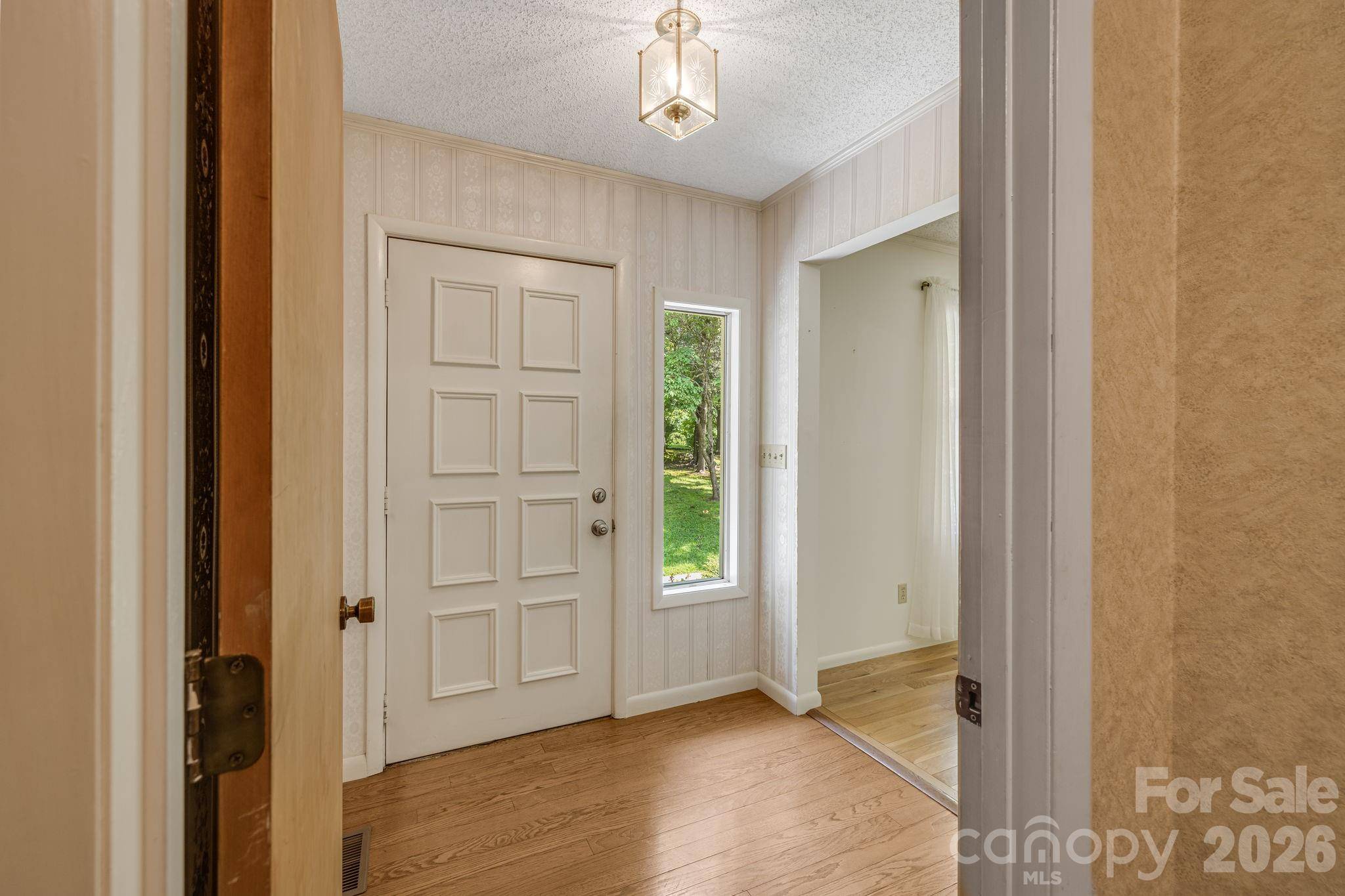 11 E Ridgeway DR, Weaverville, NC 28787