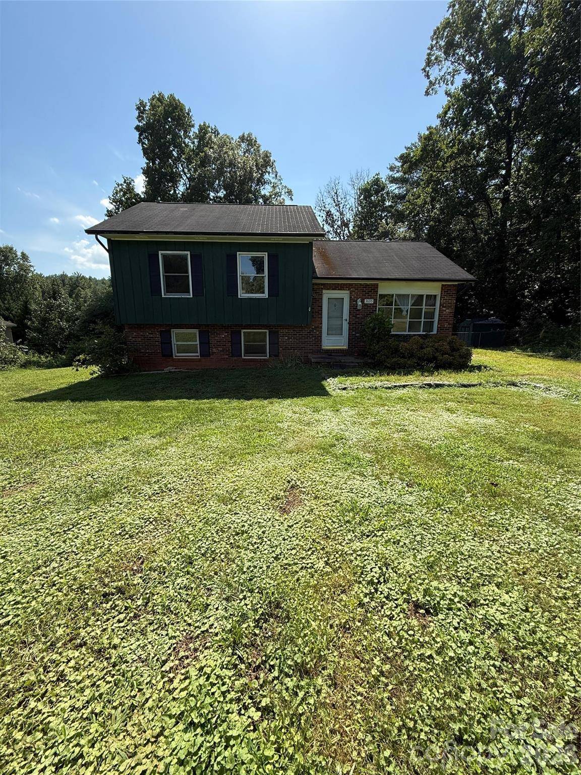 3695 Commanche CT, Lenoir, NC 28645