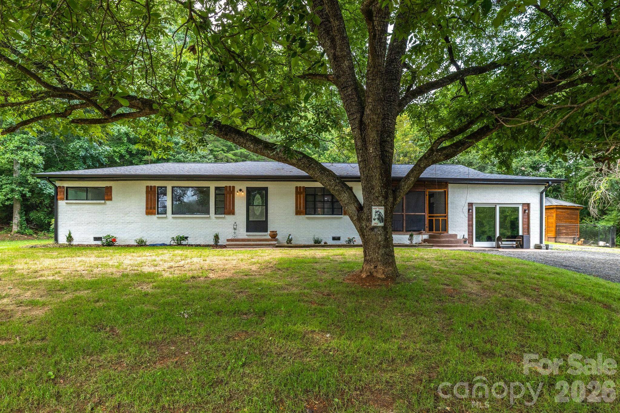 2197 Blackberry RD, Thomasville, NC 27360