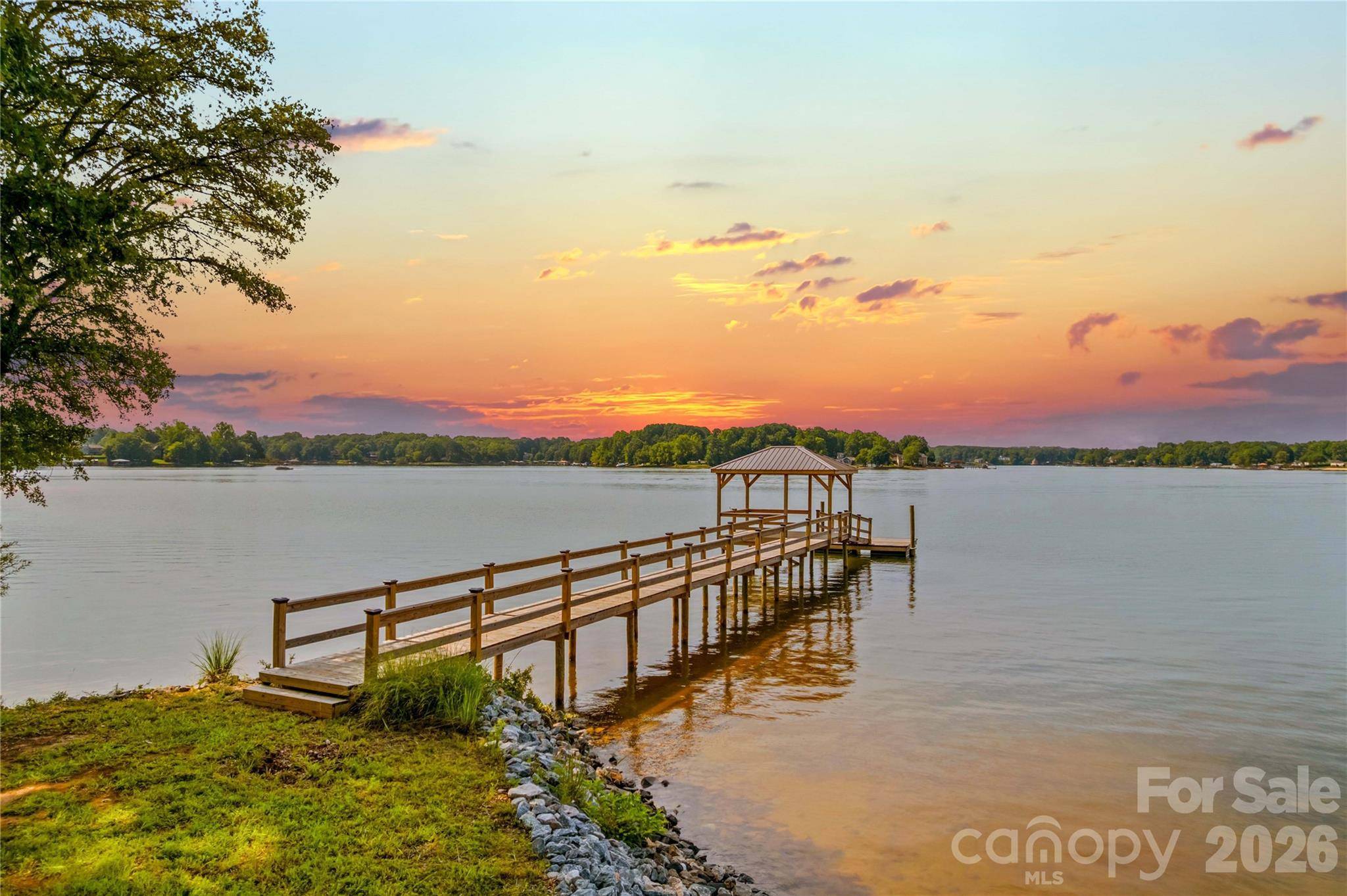 7152 Channelview DR, Sherrills Ford, NC 28673
