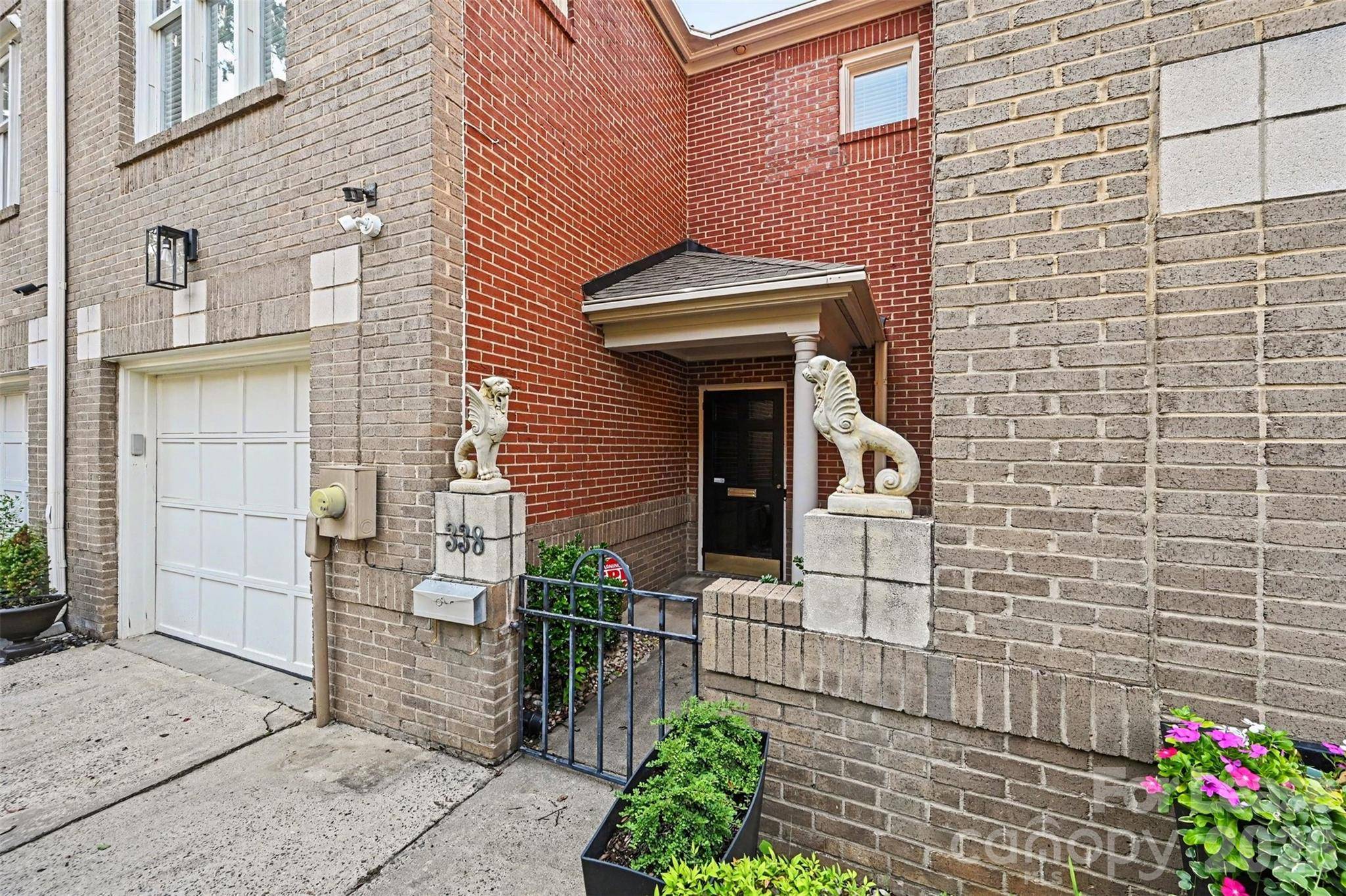338 Settlers LN, Charlotte, NC 28202