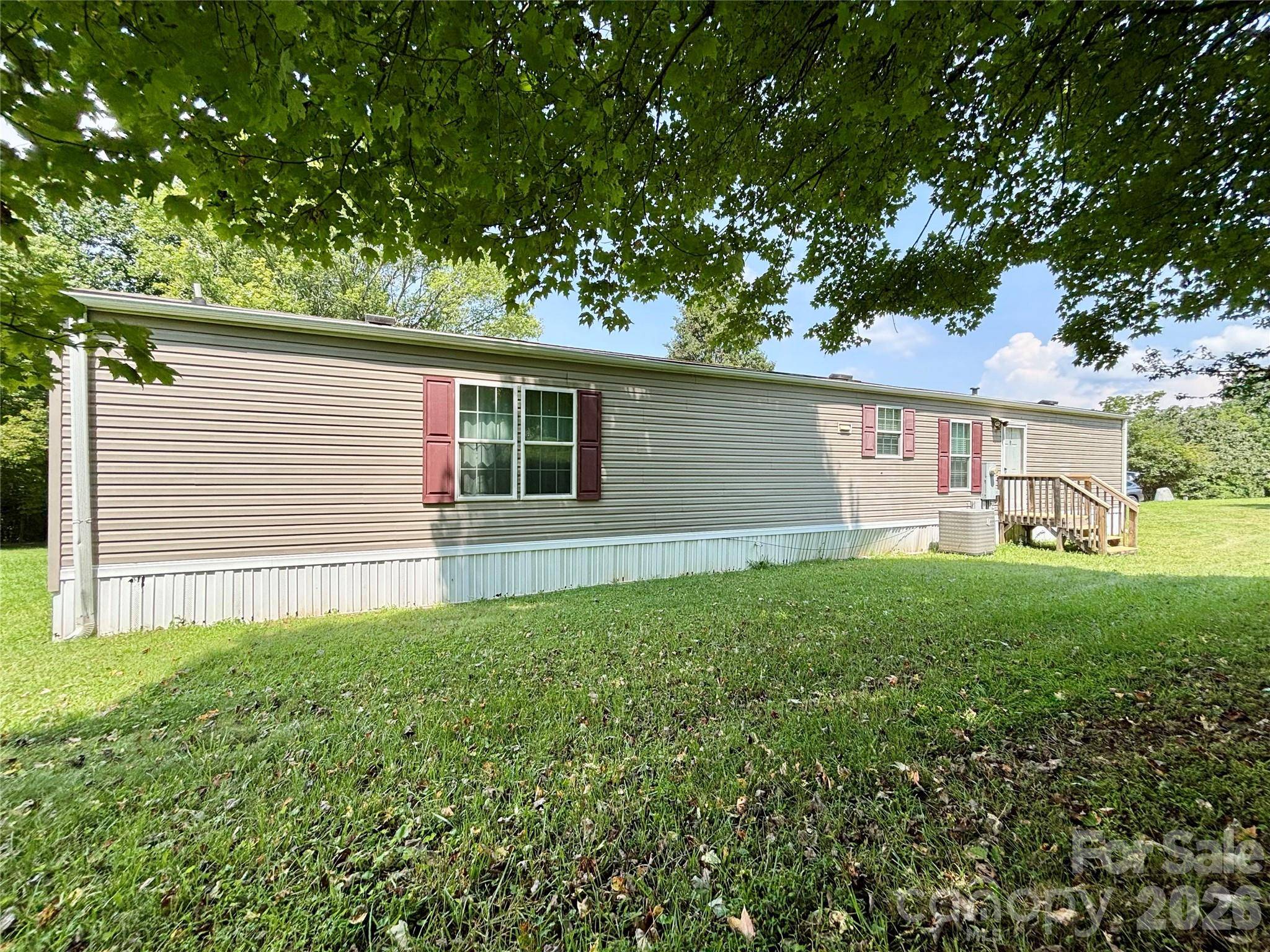 72 S Greenleaf RD, Hendersonville, NC 28739
