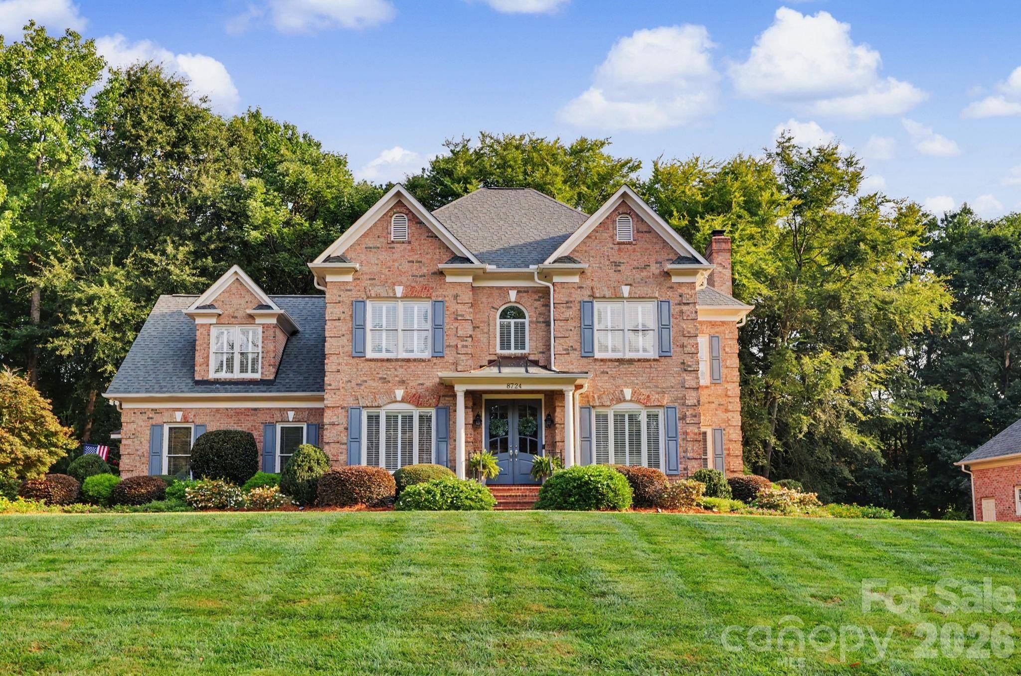 8724 Suninghurst LN, Charlotte, NC 28277