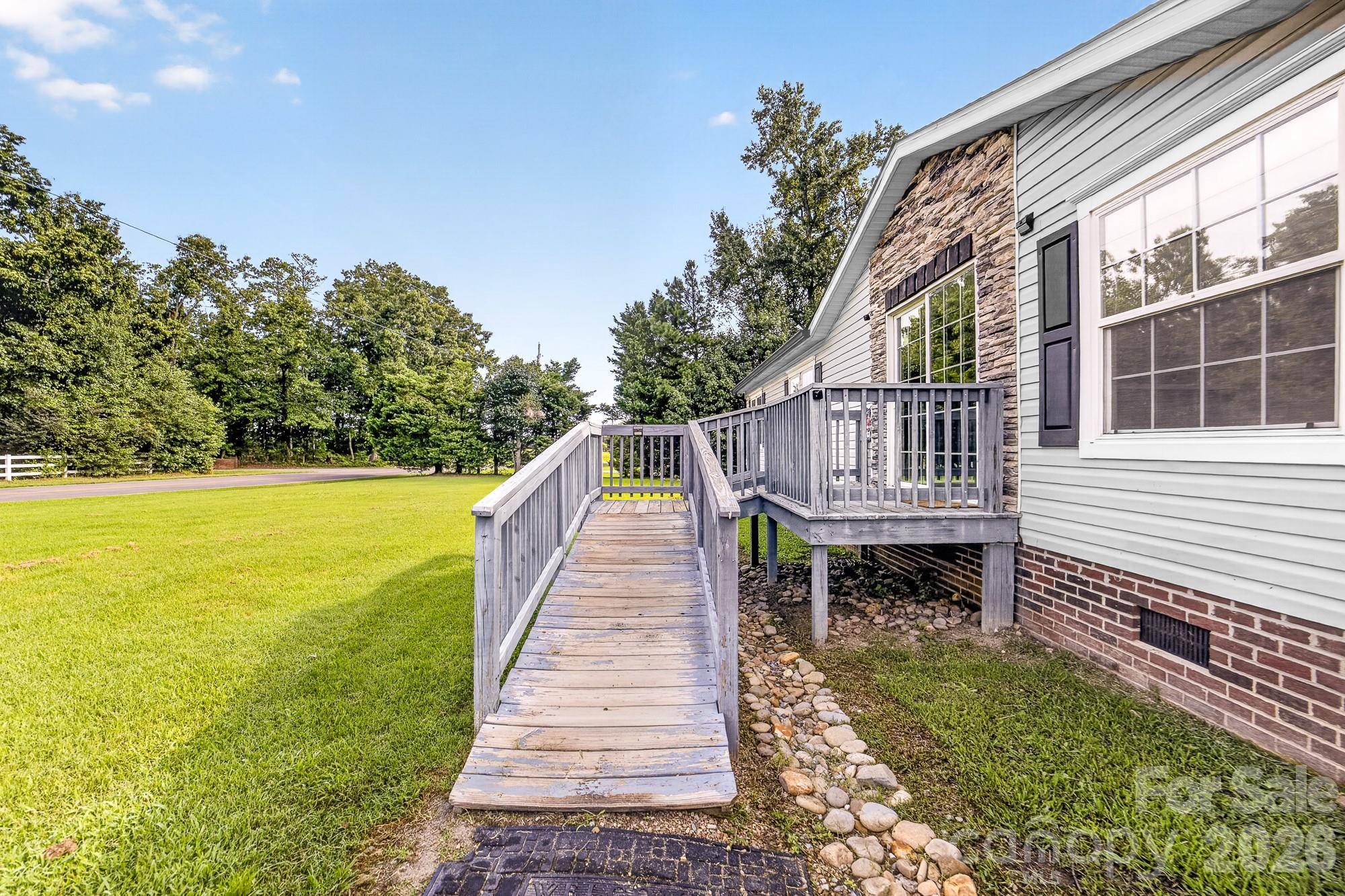 409 Helton RD, Cherryville, NC 28021